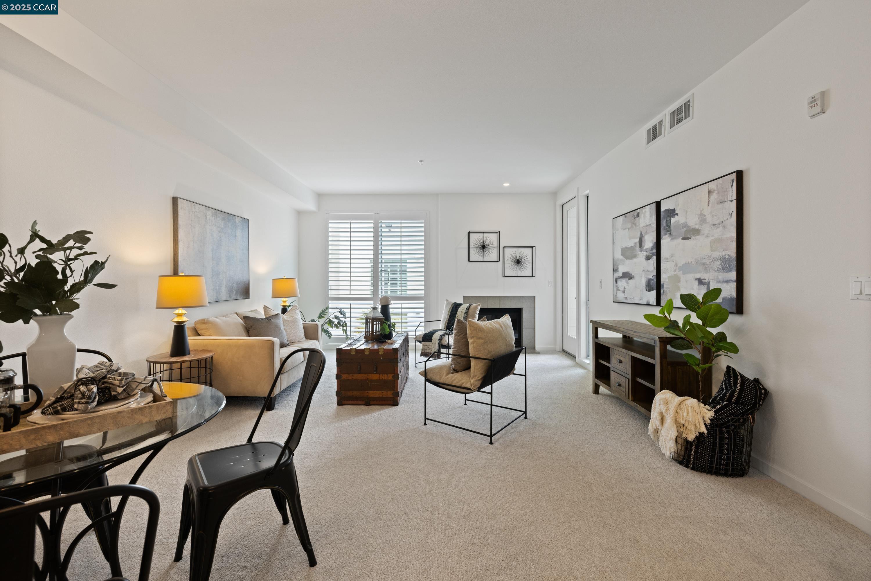 Detail Gallery Image 2 of 29 For 1655 N California Blvd #345,  Walnut Creek,  CA 94596 - 1 Beds | 1/1 Baths
