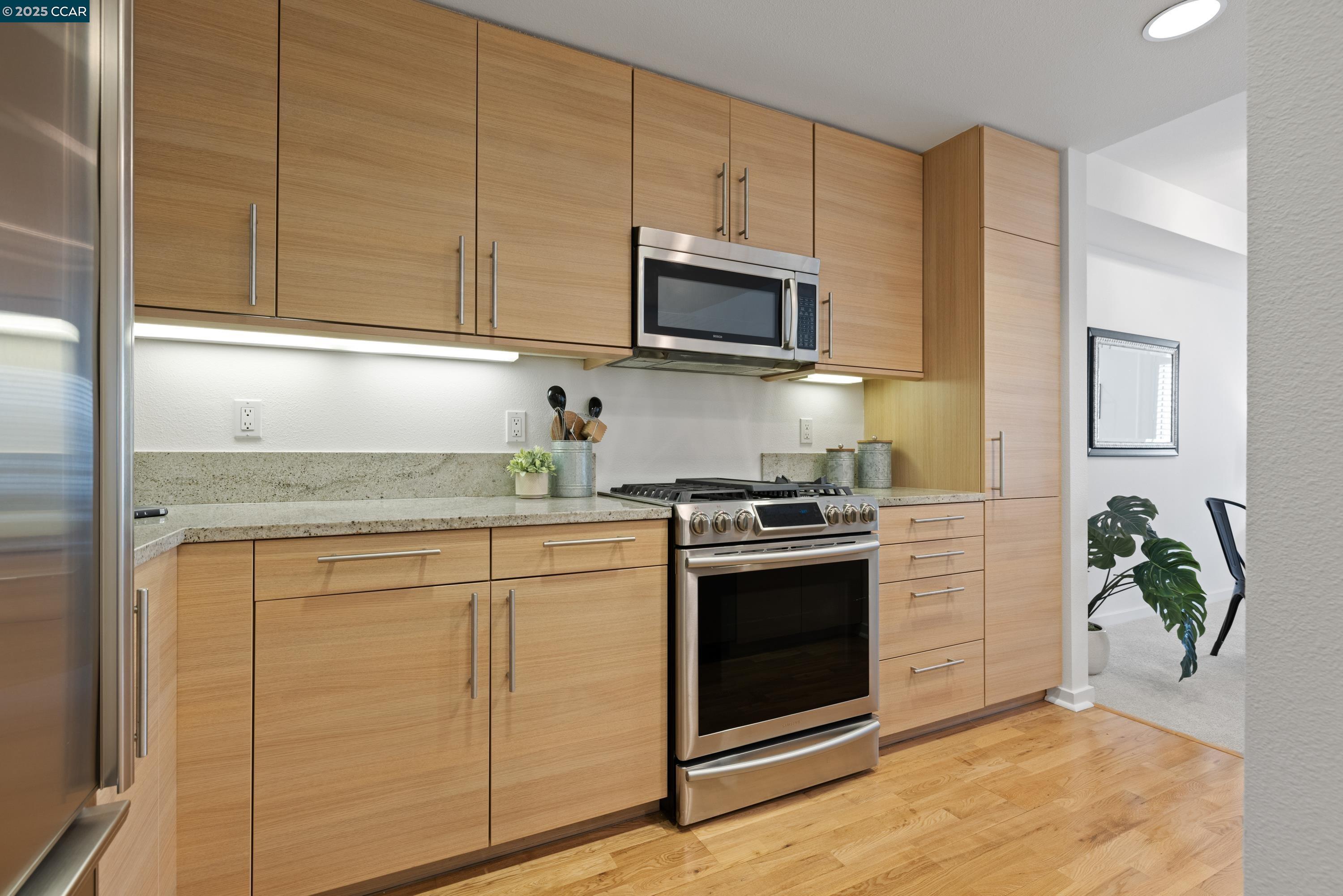 Detail Gallery Image 14 of 29 For 1655 N California Blvd #345,  Walnut Creek,  CA 94596 - 1 Beds | 1/1 Baths