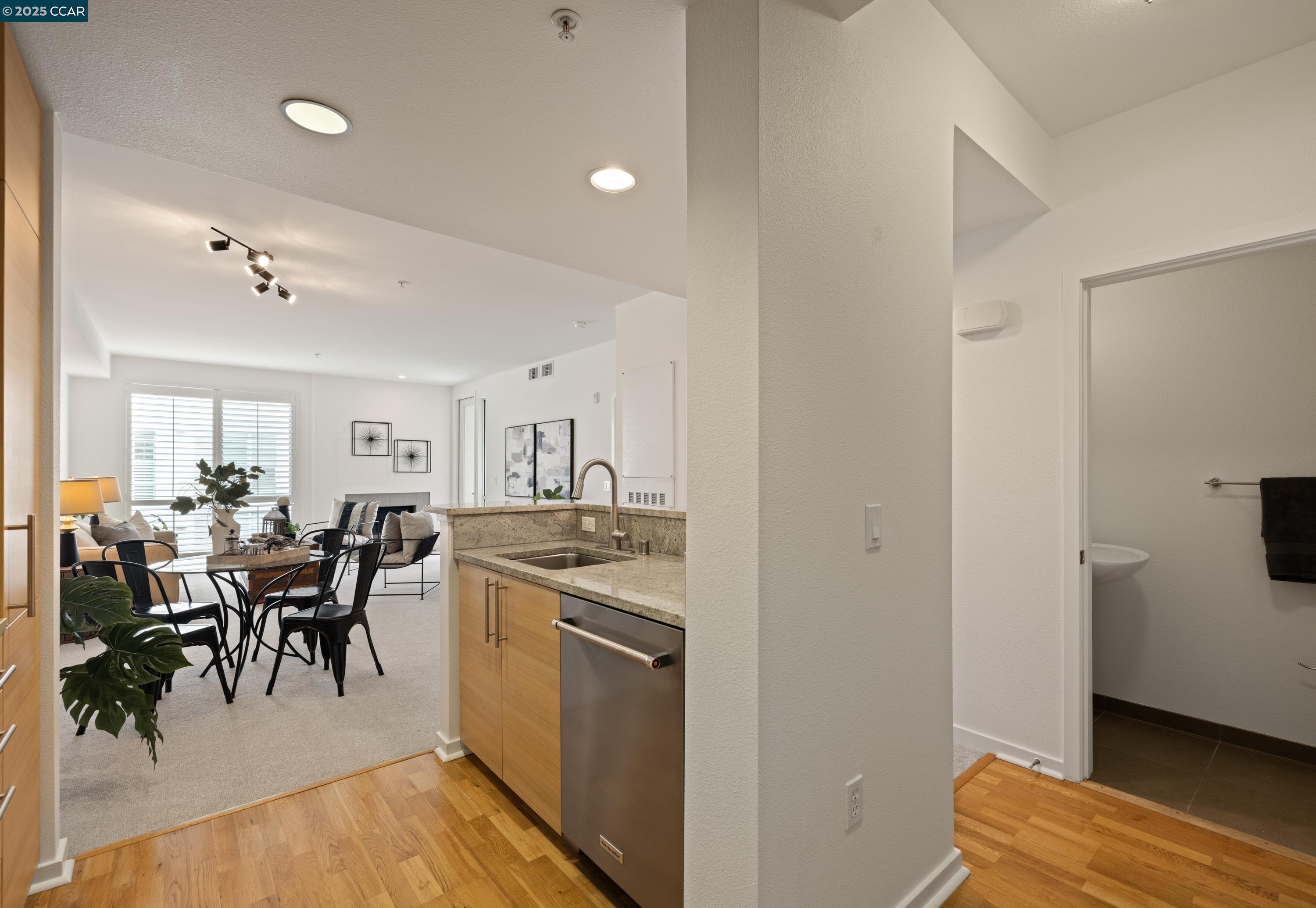Detail Gallery Image 15 of 29 For 1655 N California Blvd #345,  Walnut Creek,  CA 94596 - 1 Beds | 1/1 Baths