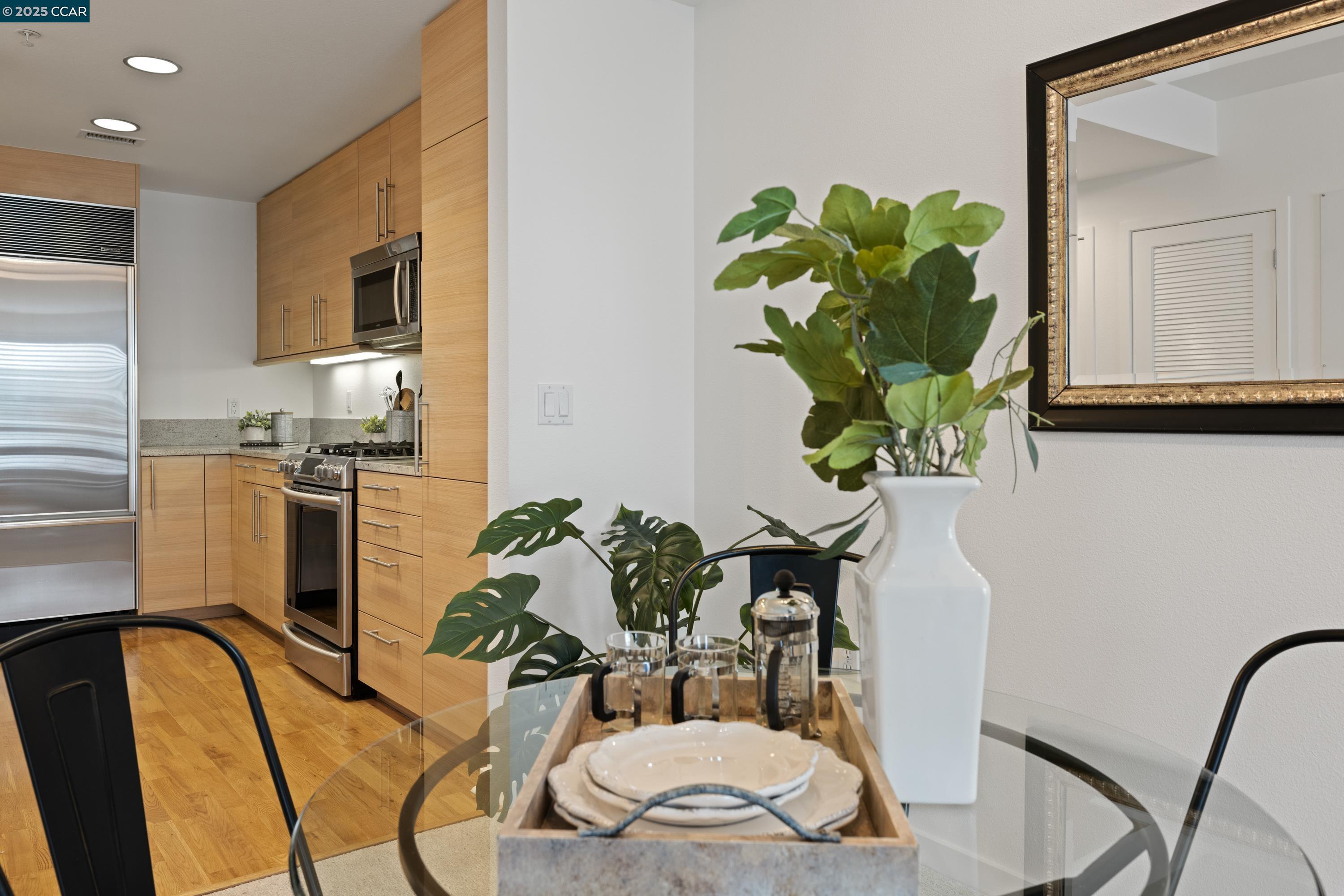 Detail Gallery Image 10 of 29 For 1655 N California Blvd #345,  Walnut Creek,  CA 94596 - 1 Beds | 1/1 Baths