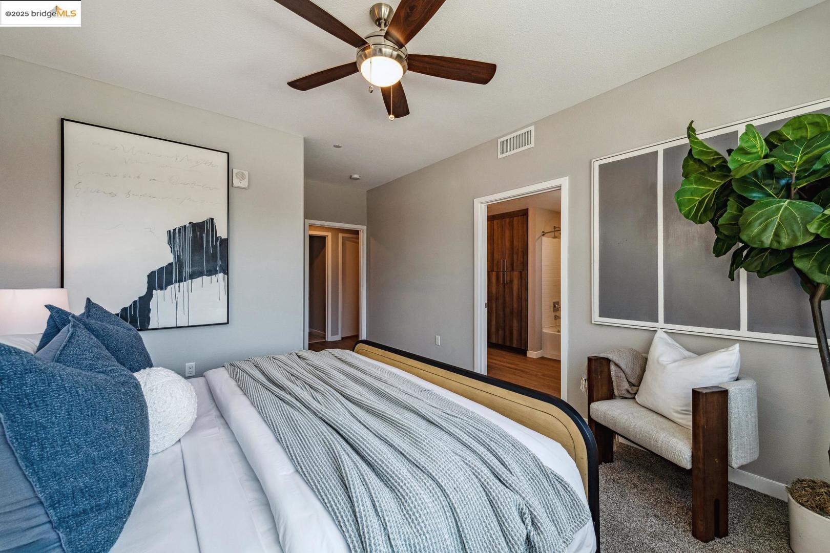 2400 Adeline ST # 303, Oakland, California 94607, 1 Bedroom Bedrooms, 5 Rooms Rooms,1 BathroomBathrooms,Residential,For Sale,2400 Adeline ST # 303,41086913