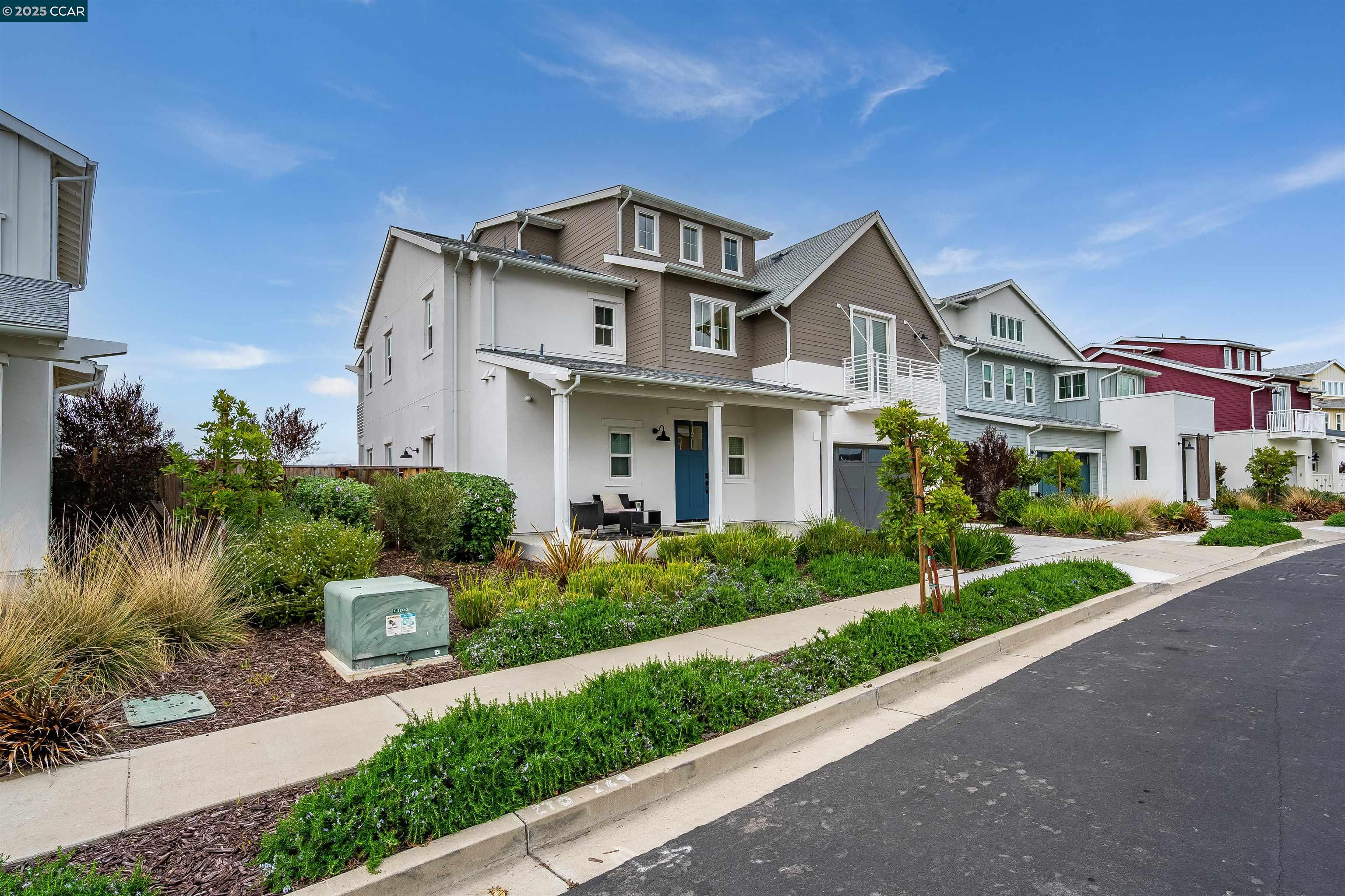 Detail Gallery Image 2 of 60 For 461 Halcyon Pl, Bethel Island,  CA 94511 - 4 Beds | 5/1 Baths