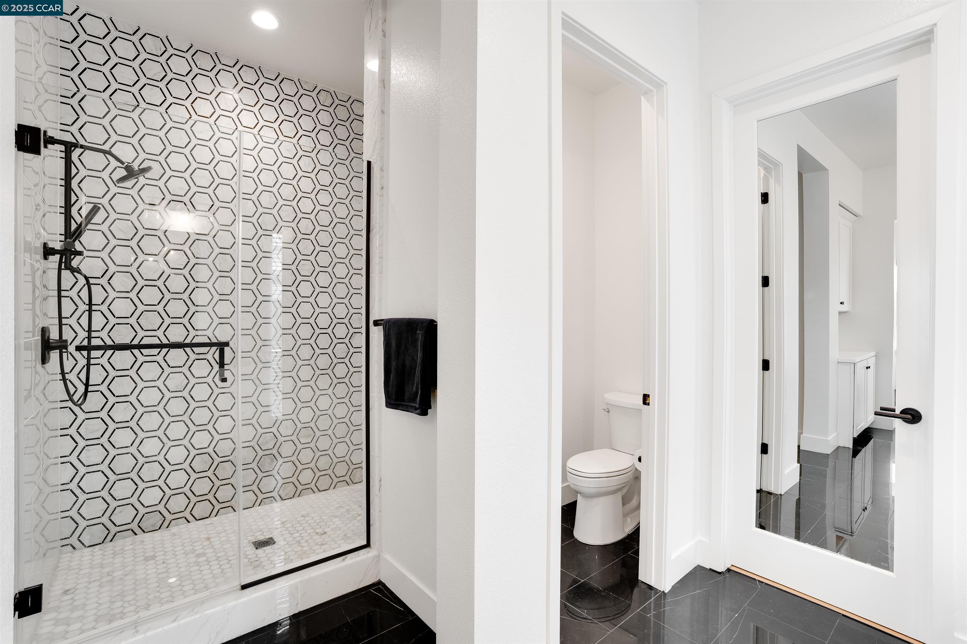 Detail Gallery Image 12 of 60 For 461 Halcyon Pl, Bethel Island,  CA 94511 - 4 Beds | 5/1 Baths