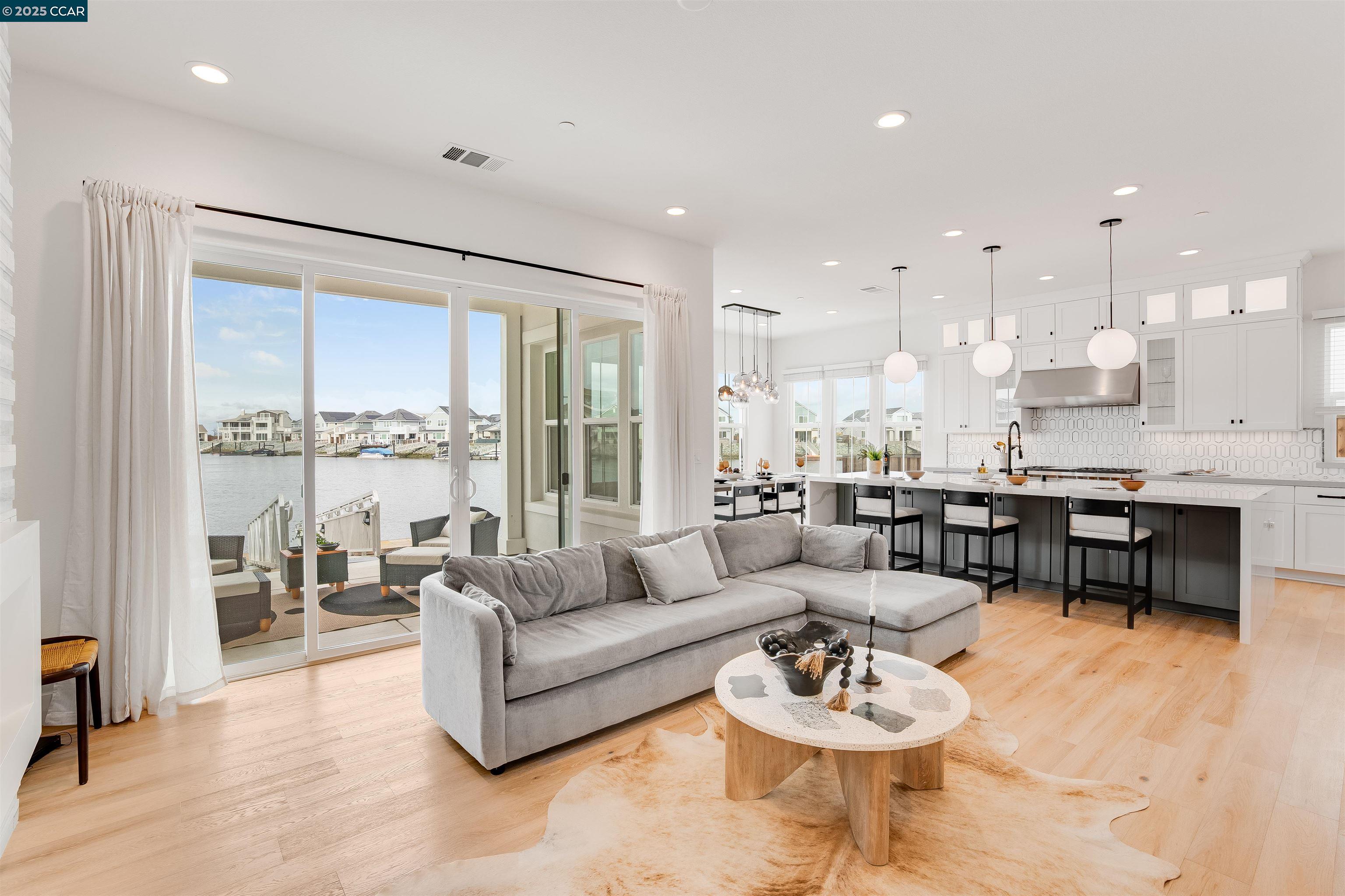 Detail Gallery Image 14 of 60 For 461 Halcyon Pl, Bethel Island,  CA 94511 - 4 Beds | 5/1 Baths