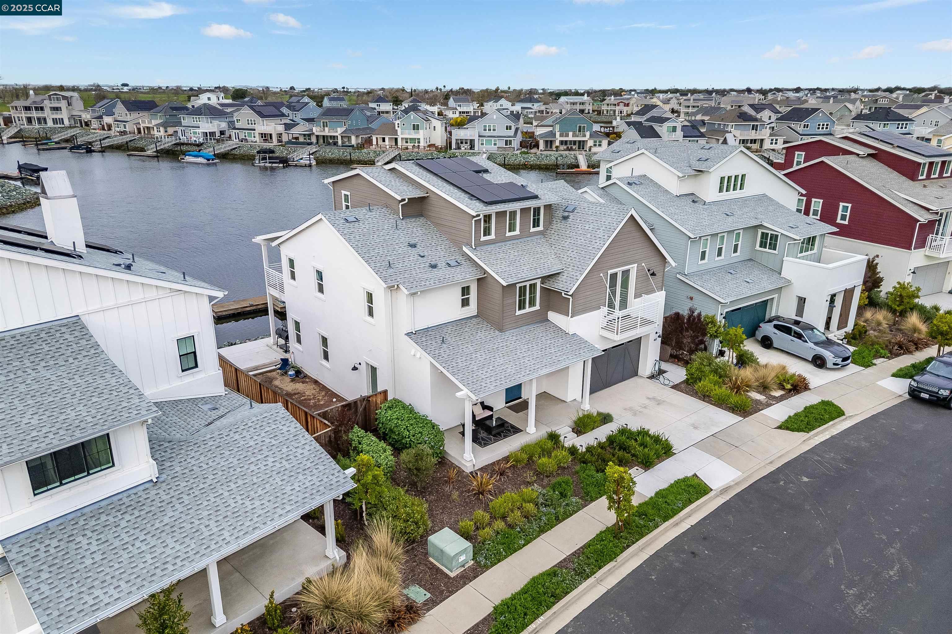 Detail Gallery Image 4 of 60 For 461 Halcyon Pl, Bethel Island,  CA 94511 - 4 Beds | 5/1 Baths