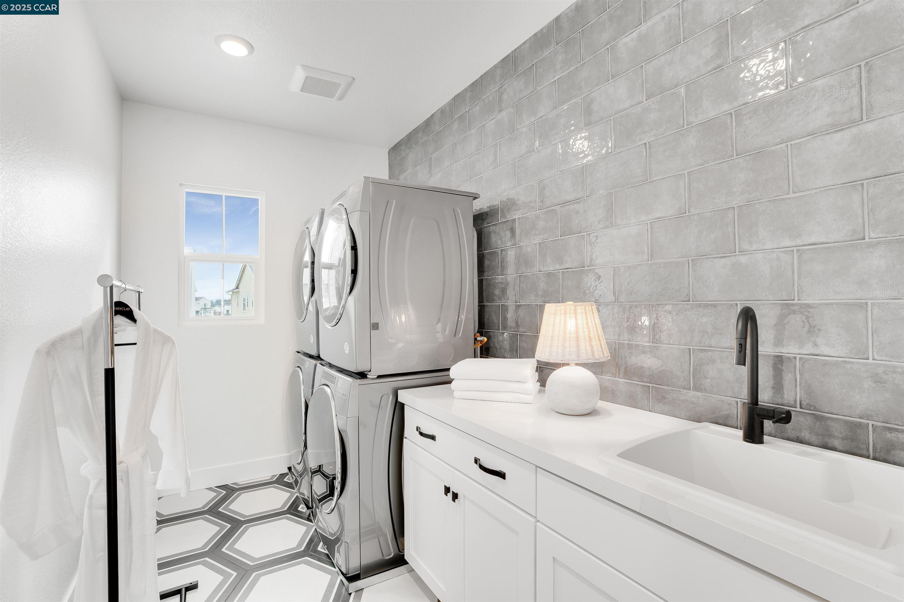 Detail Gallery Image 32 of 60 For 461 Halcyon Pl, Bethel Island,  CA 94511 - 4 Beds | 5/1 Baths