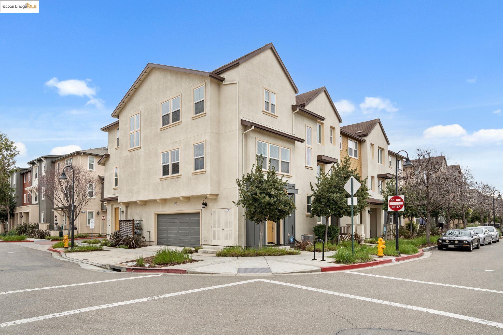Detail Gallery Image 1 of 1 For 2272 Morrow St., Hayward,  CA 94541-6295 - 2 Beds | 2/1 Baths