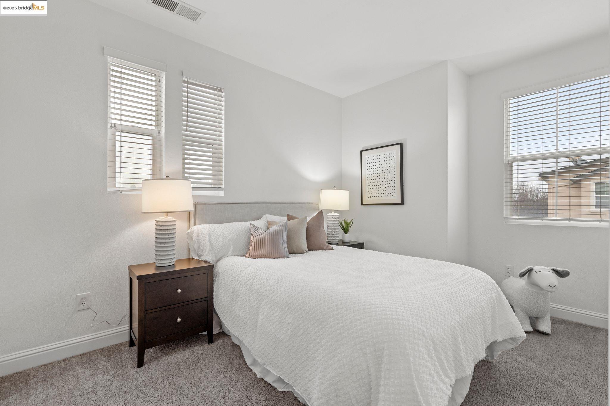 property-img