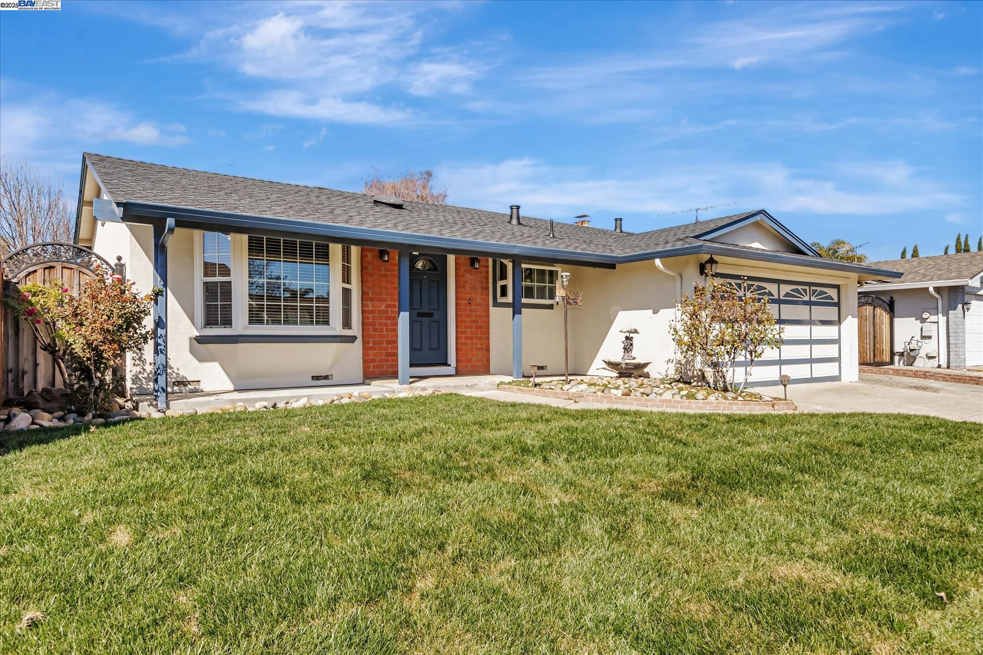 Detail Gallery Image 1 of 1 For 3163 Warwick Rd, Fremont,  CA 94555 - 3 Beds | 2 Baths