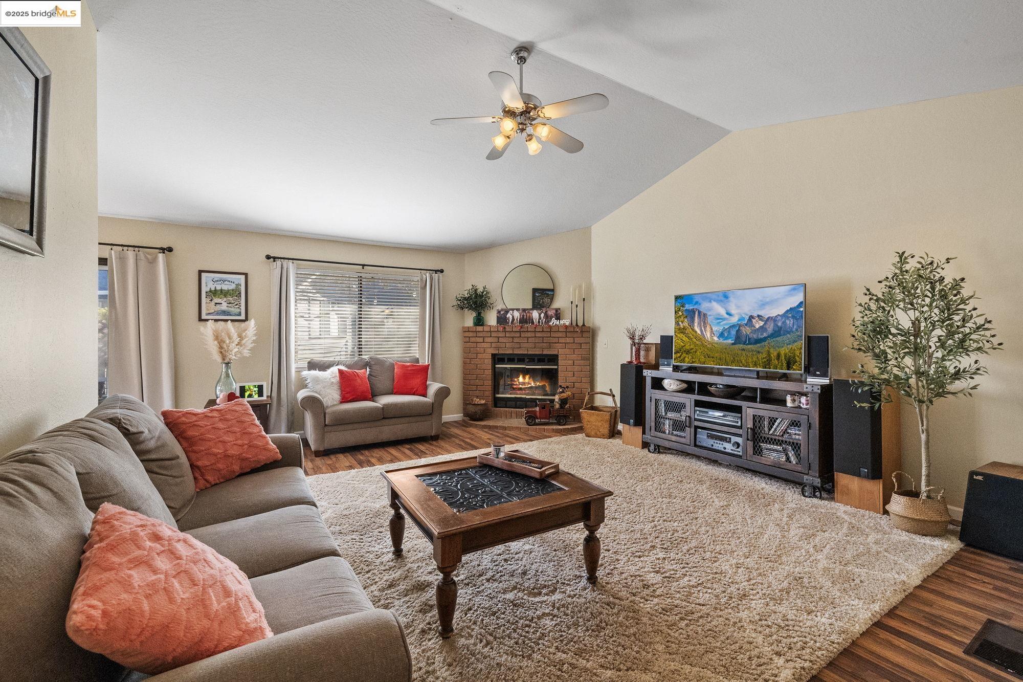 Detail Gallery Image 3 of 50 For 868 Live Oak Dr, Angels Camp,  CA 95222 - 3 Beds | 2 Baths
