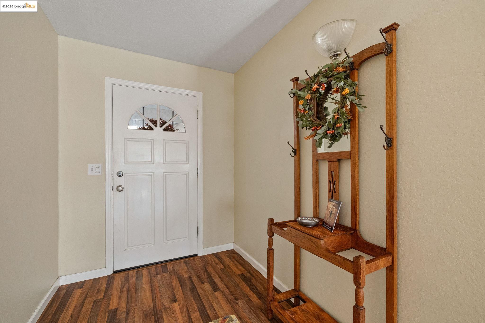 Detail Gallery Image 4 of 54 For 868 Live Oak Dr, Angels Camp,  CA 95222 - 3 Beds | 2 Baths