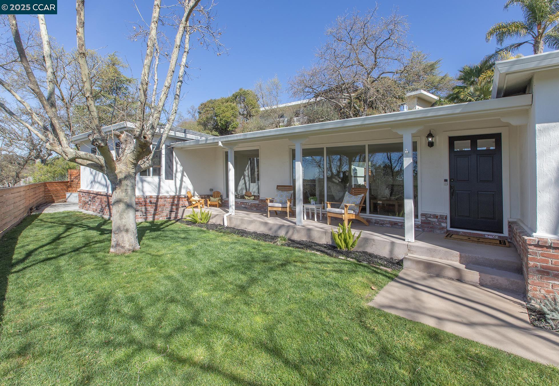 Detail Gallery Image 1 of 1 For 842 Holly Hill Dr, Walnut Creek,  CA 94596 - 3 Beds | 2 Baths