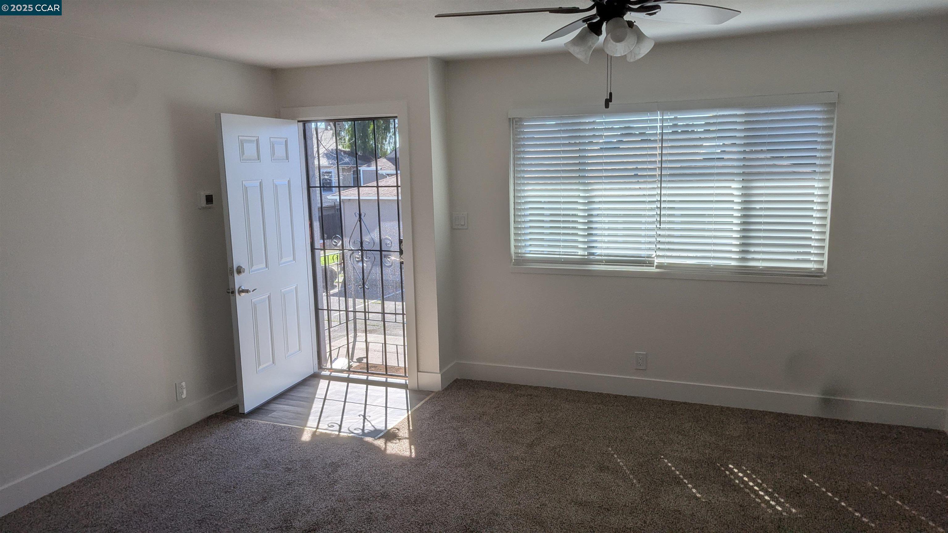 Detail Gallery Image 2 of 12 For 2008 Marin St #B,  Vallejo,  CA 94590 - 2 Beds | 1 Baths