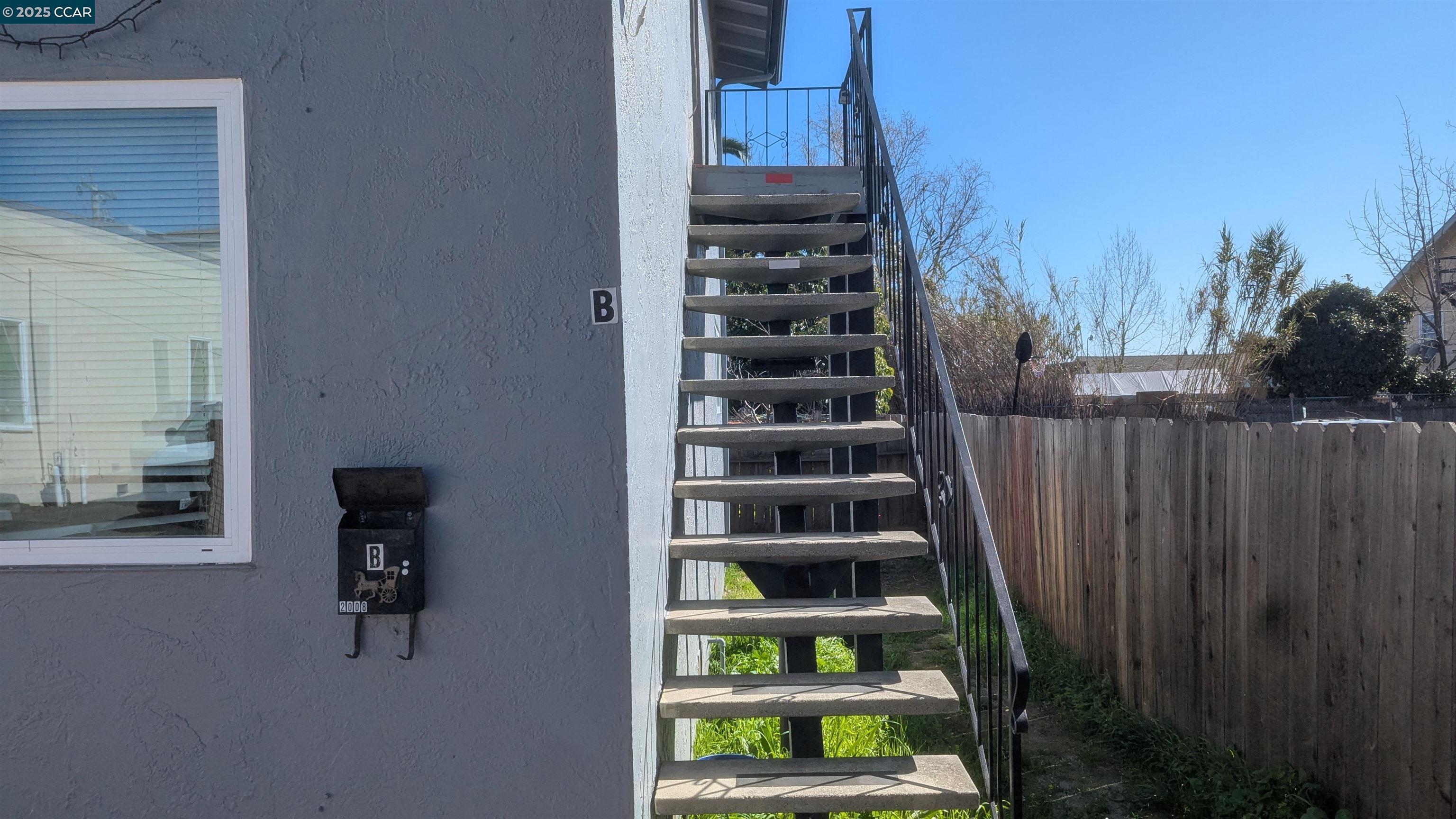 Detail Gallery Image 11 of 12 For 2008 Marin St #B,  Vallejo,  CA 94590 - 2 Beds | 1 Baths