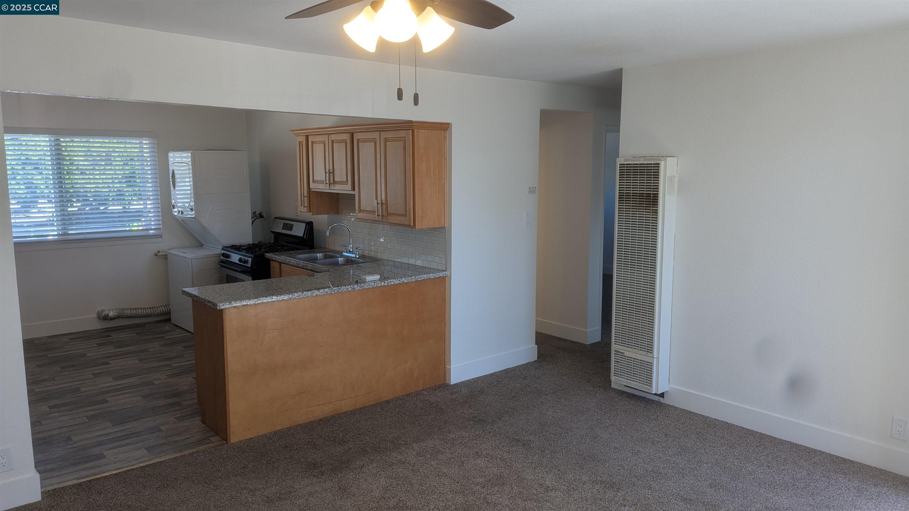 Detail Gallery Image 3 of 12 For 2008 Marin St #B,  Vallejo,  CA 94590 - 2 Beds | 1 Baths