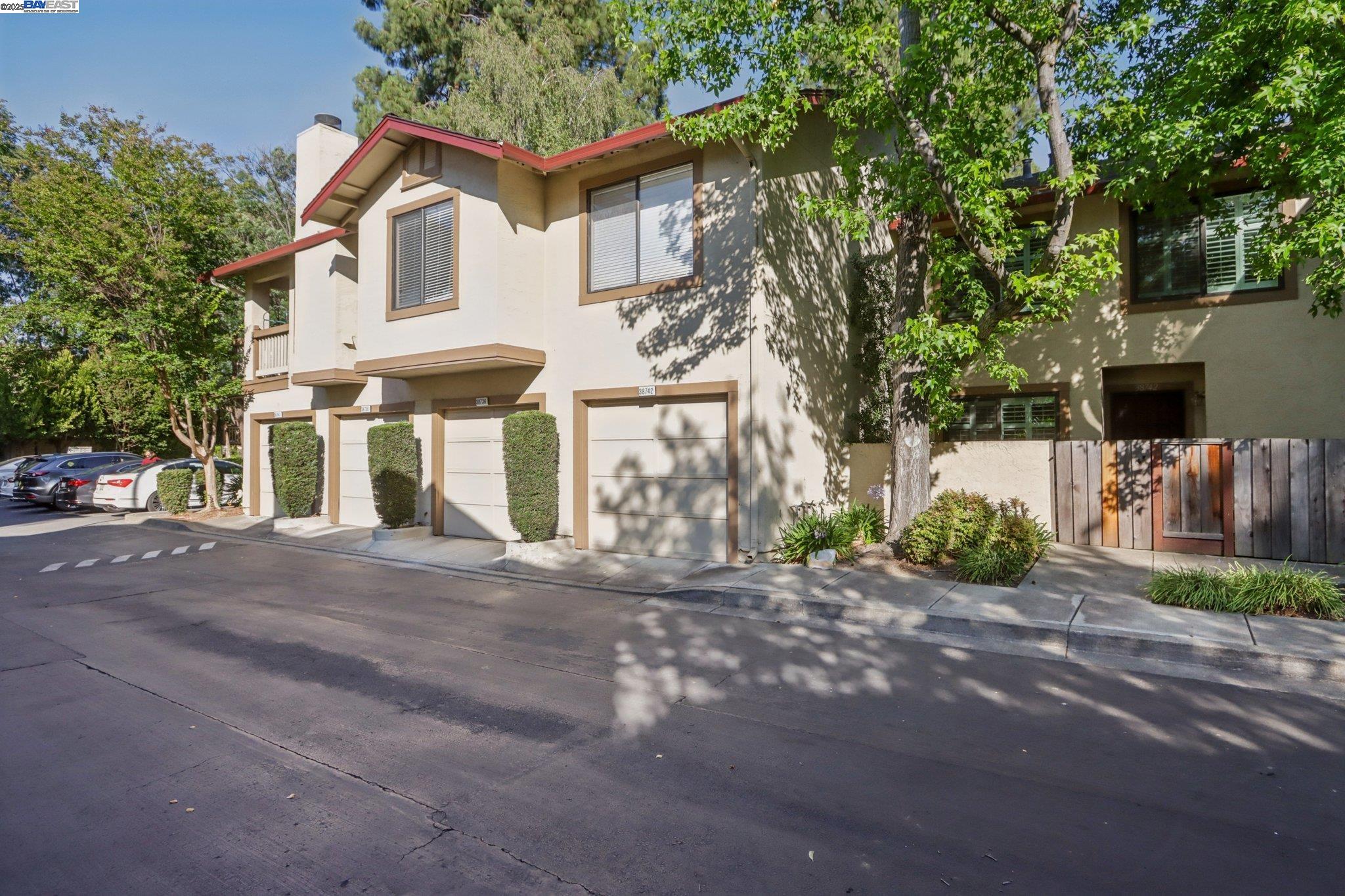More Details about MLS # 41086962 : 38736 HUNTINGTON CIR