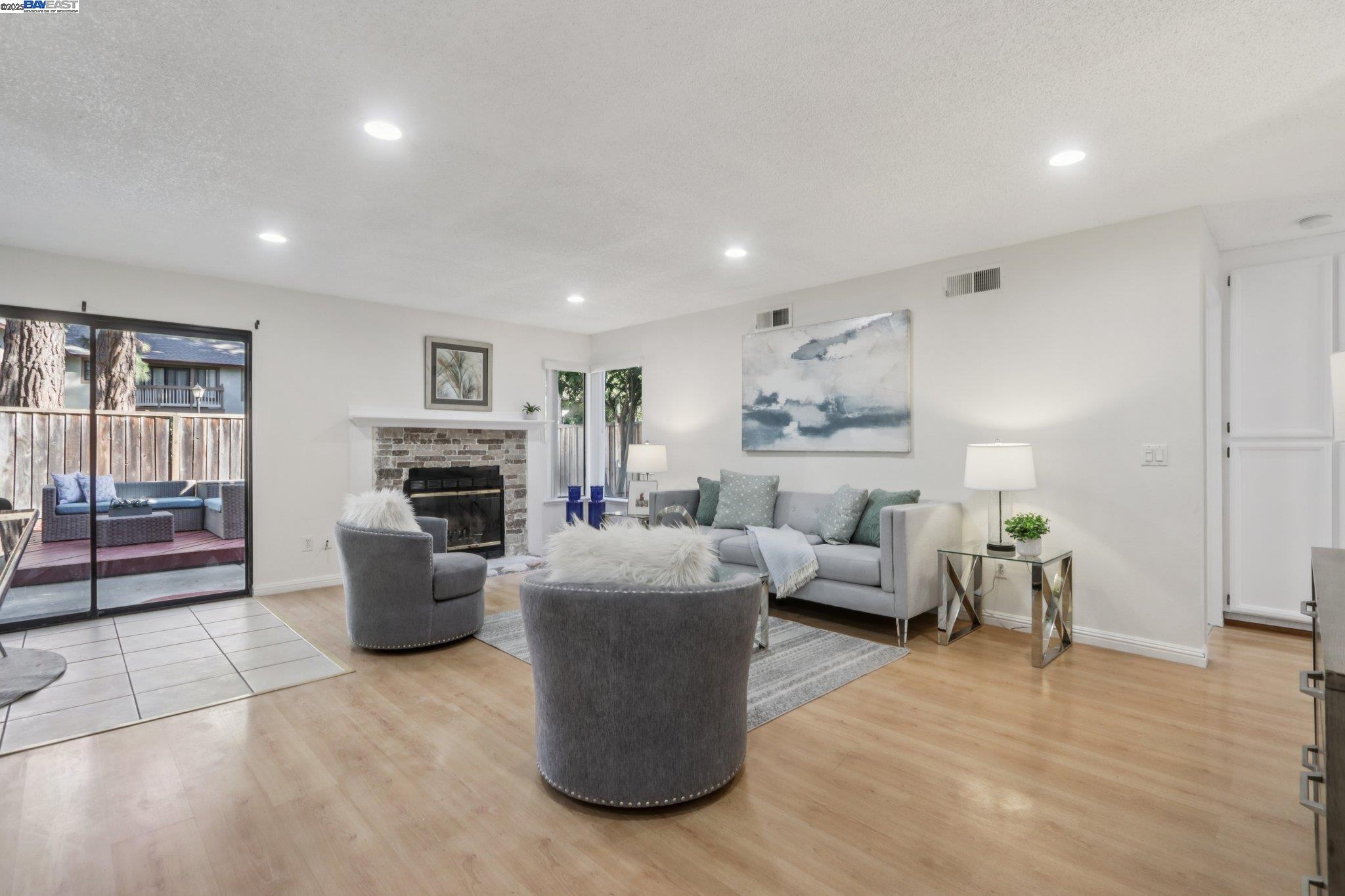 Photo #5: 41086962 Listing 
