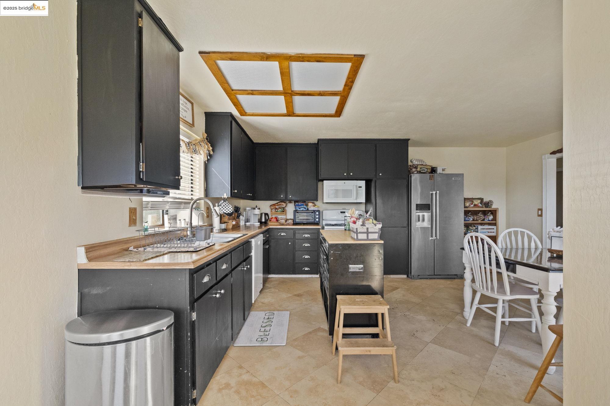Detail Gallery Image 12 of 32 For 20853 Lawler Dr., Soulsbyville,  CA 95372 - 3 Beds | 3 Baths