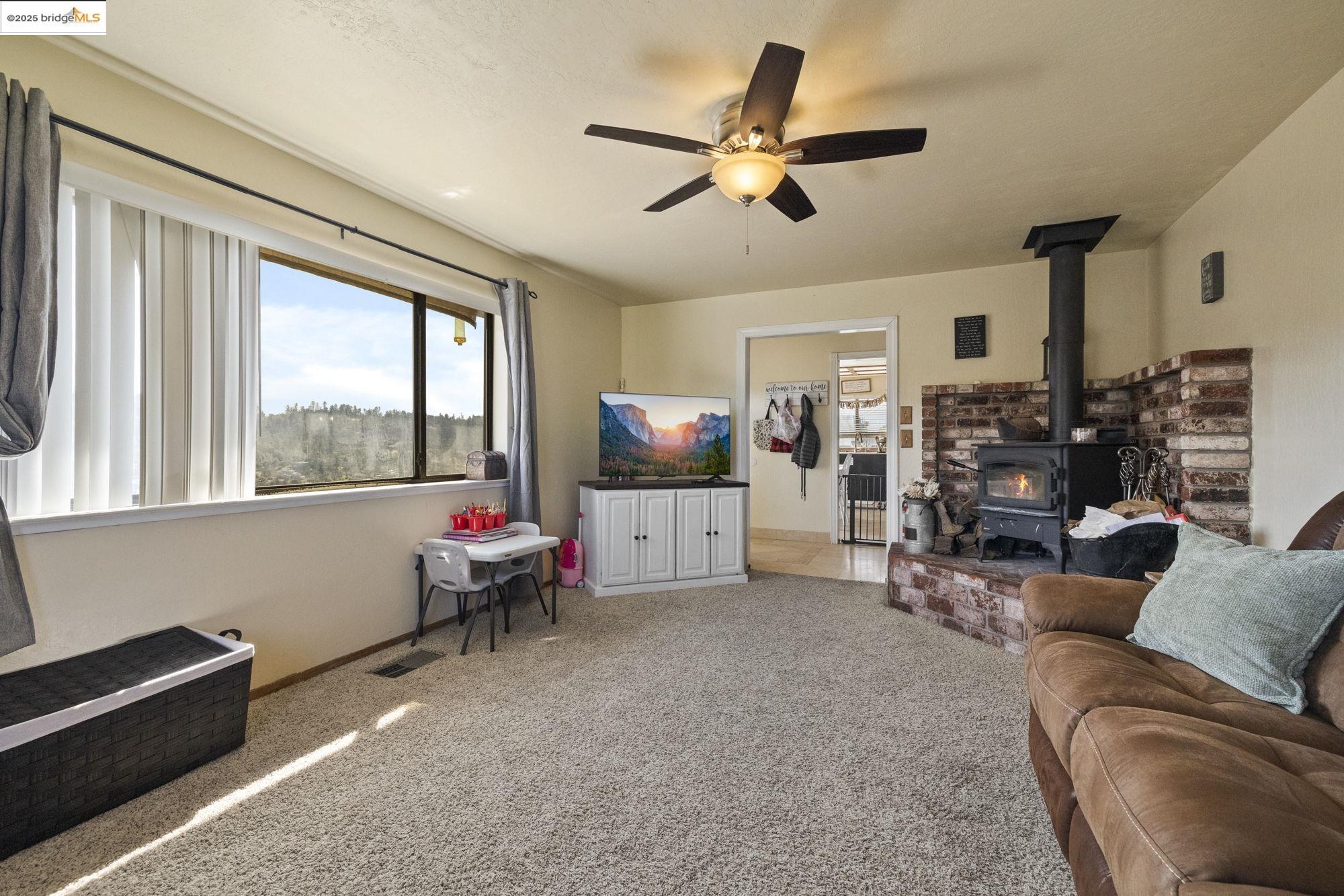Detail Gallery Image 6 of 32 For 20853 Lawler Dr., Soulsbyville,  CA 95372 - 3 Beds | 3 Baths