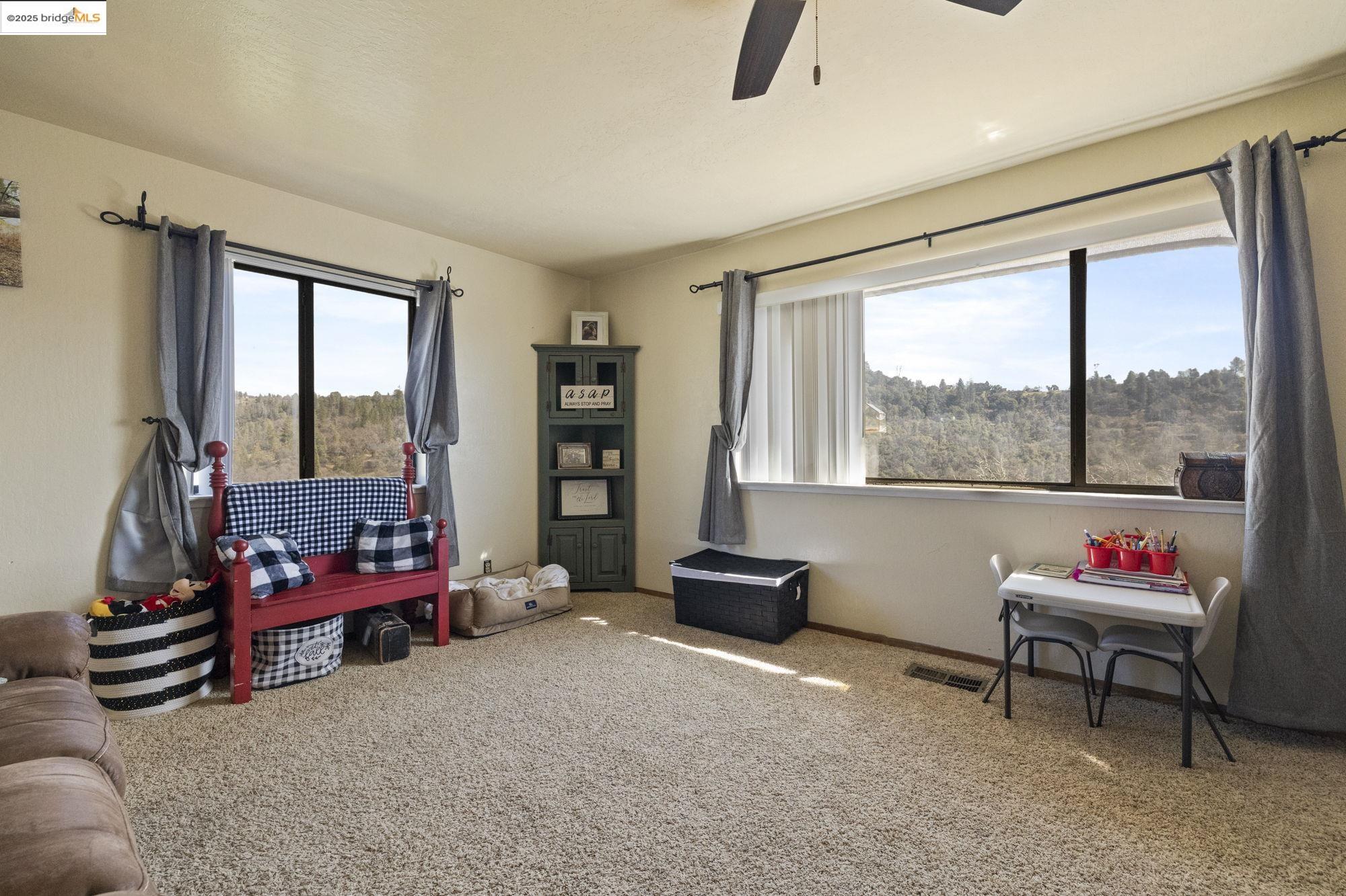 Detail Gallery Image 8 of 32 For 20853 Lawler Dr., Soulsbyville,  CA 95372 - 3 Beds | 3 Baths