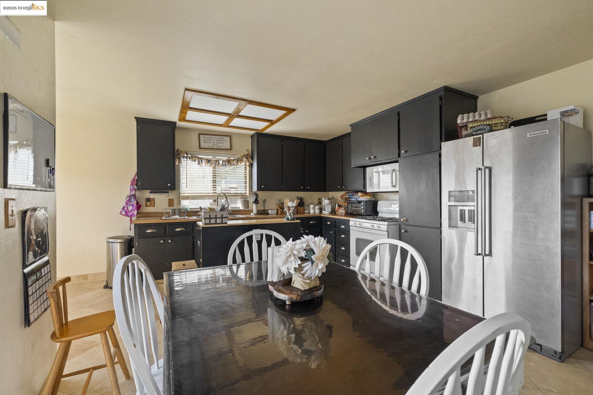 Detail Gallery Image 10 of 32 For 20853 Lawler Dr., Soulsbyville,  CA 95372 - 3 Beds | 3 Baths