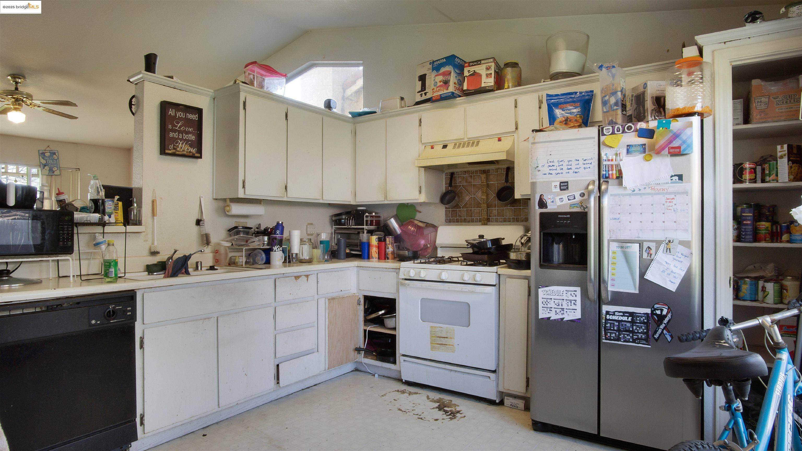 Detail Gallery Image 6 of 16 For 2821 Togninali, Stockton,  CA 95206 - 3 Beds | 2 Baths
