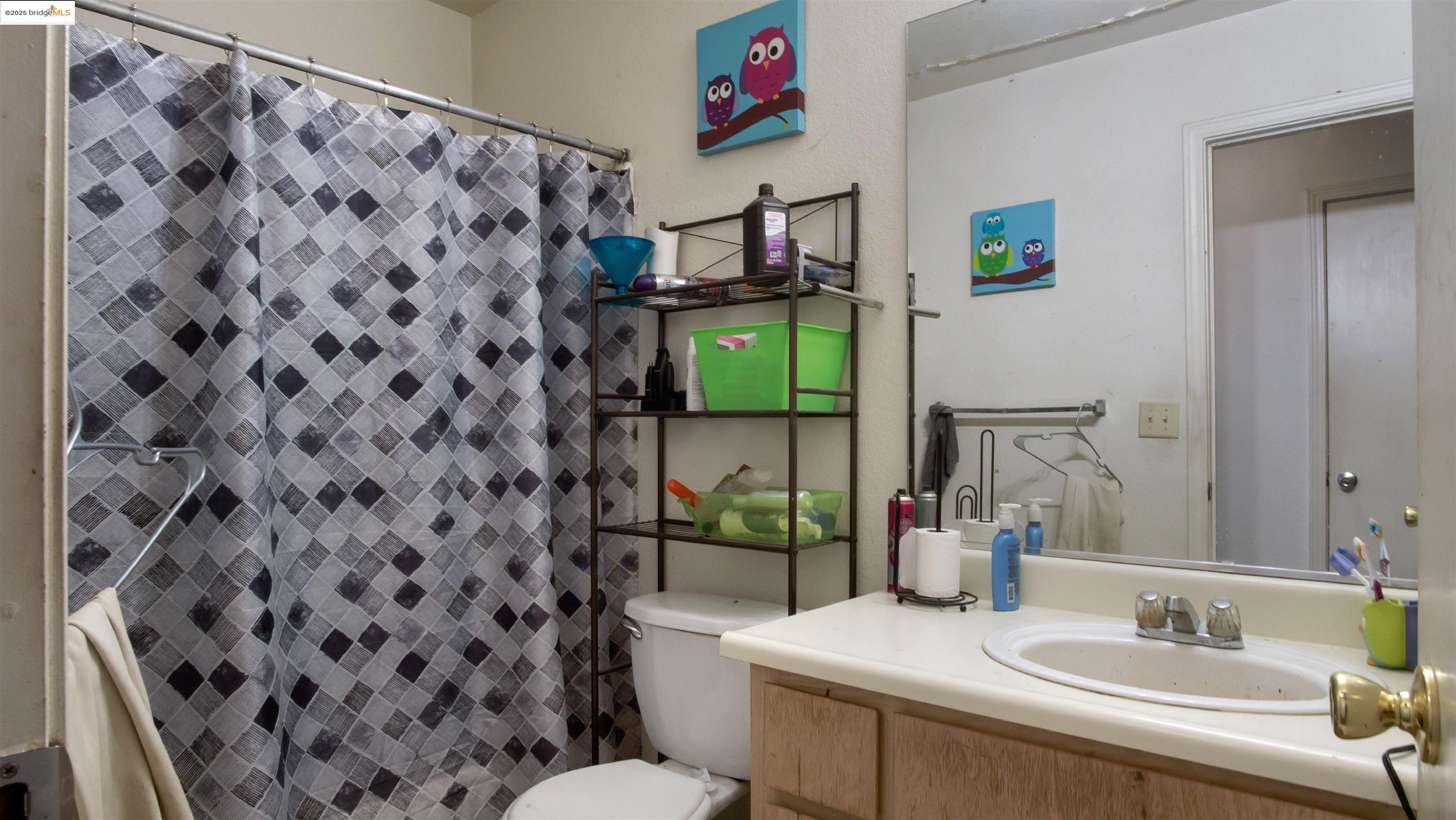 Detail Gallery Image 8 of 16 For 2821 Togninali, Stockton,  CA 95206 - 3 Beds | 2 Baths