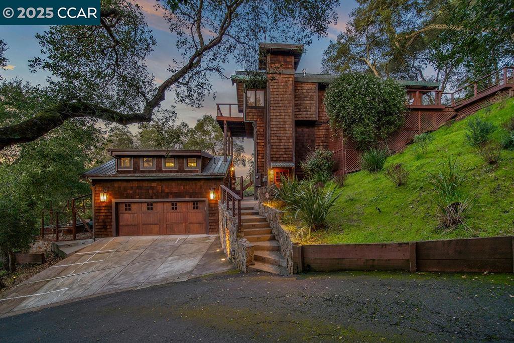 Detail Gallery Image 1 of 1 For 26 Moraga via, Orinda,  CA 94563 - 6 Beds | 6 Baths