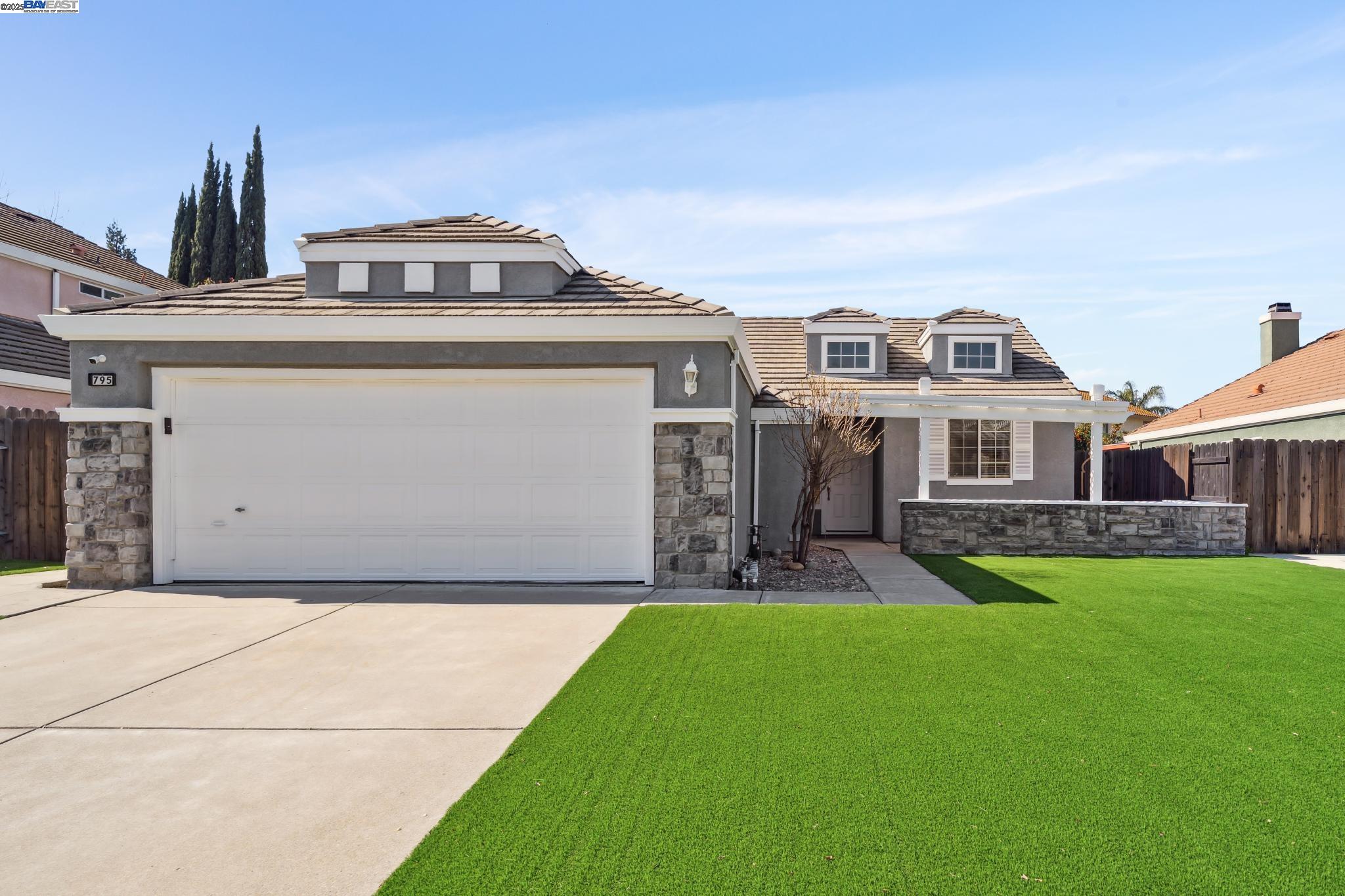 Detail Gallery Image 1 of 1 For 795 Teton Ln, Tracy,  CA 95376 - 3 Beds | 2 Baths