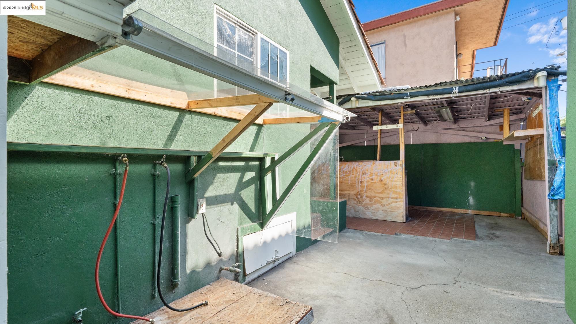 2694 74th Ave, Oakland, California 94605, 2 Bedrooms Bedrooms, 2 Rooms Rooms,1 BathroomBathrooms,Residential,For Sale,2694 74th Ave,41087073