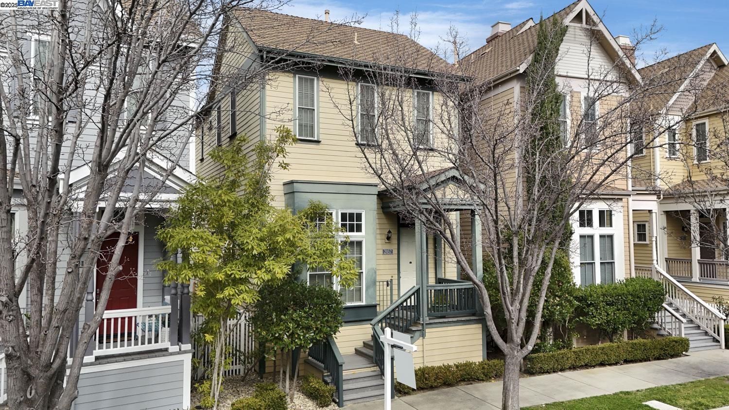 Detail Gallery Image 2 of 58 For 2057 Lewis St, Hercules,  CA 94547 - 3 Beds | 2/1 Baths