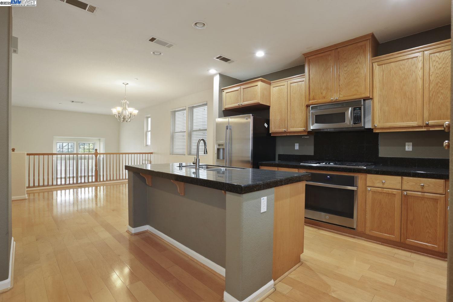 Detail Gallery Image 22 of 58 For 2057 Lewis St, Hercules,  CA 94547 - 3 Beds | 2/1 Baths