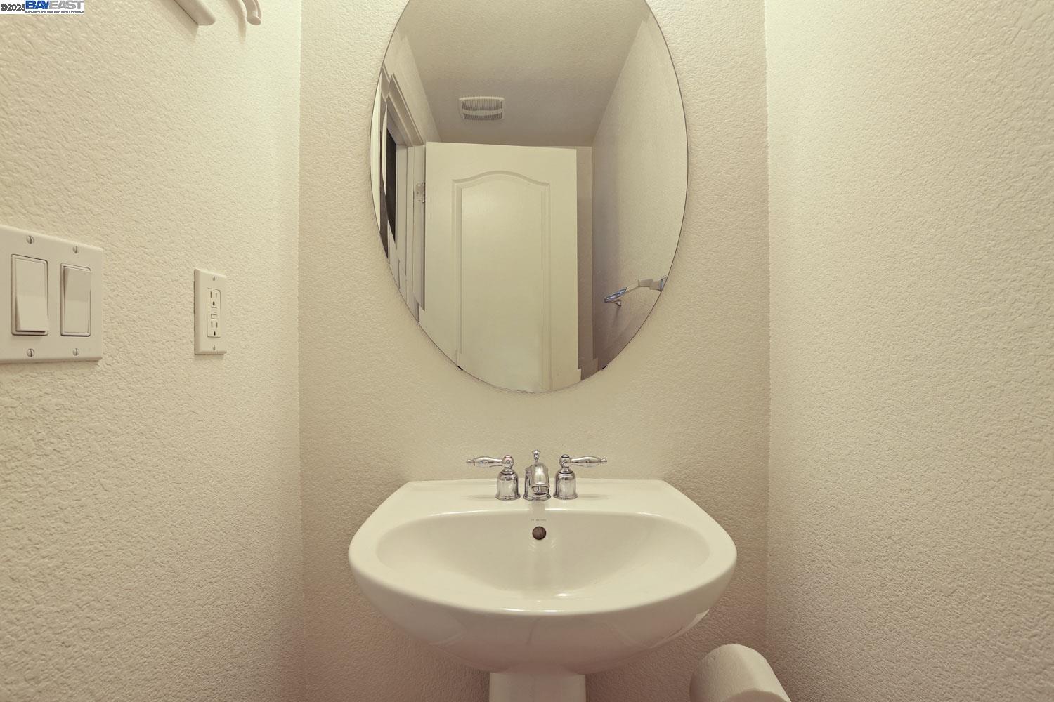 Detail Gallery Image 27 of 58 For 2057 Lewis St, Hercules,  CA 94547 - 3 Beds | 2/1 Baths