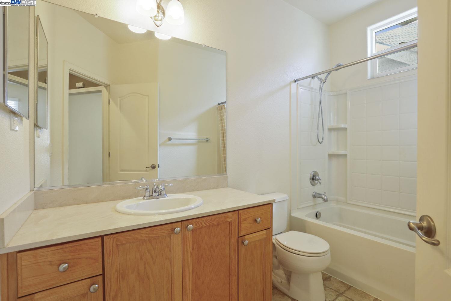 Detail Gallery Image 30 of 58 For 2057 Lewis St, Hercules,  CA 94547 - 3 Beds | 2/1 Baths