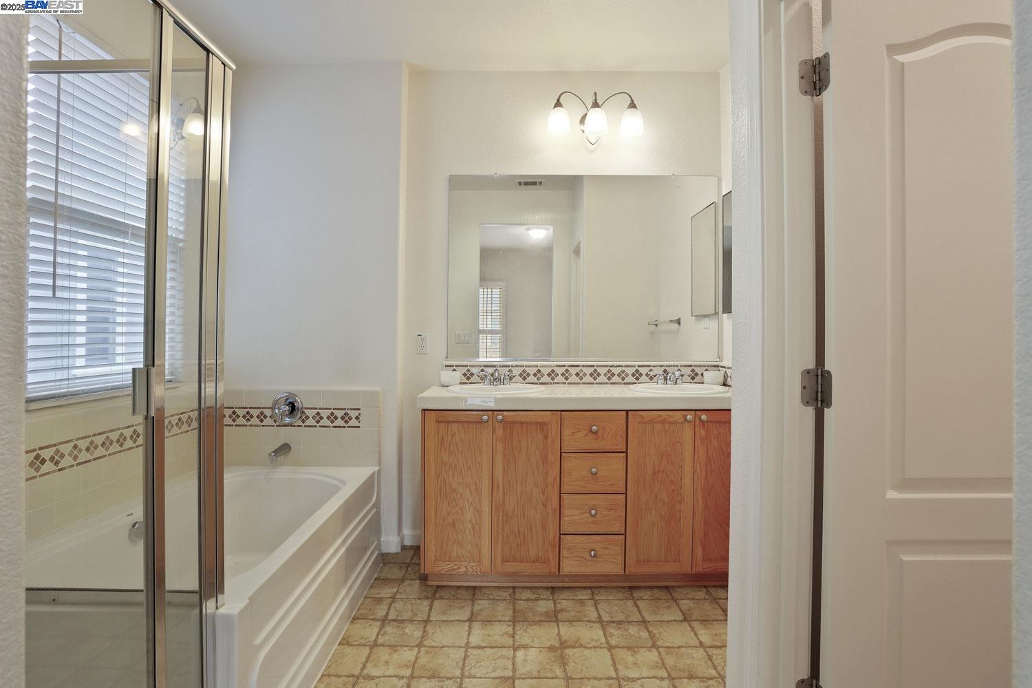 Detail Gallery Image 41 of 58 For 2057 Lewis St, Hercules,  CA 94547 - 3 Beds | 2/1 Baths