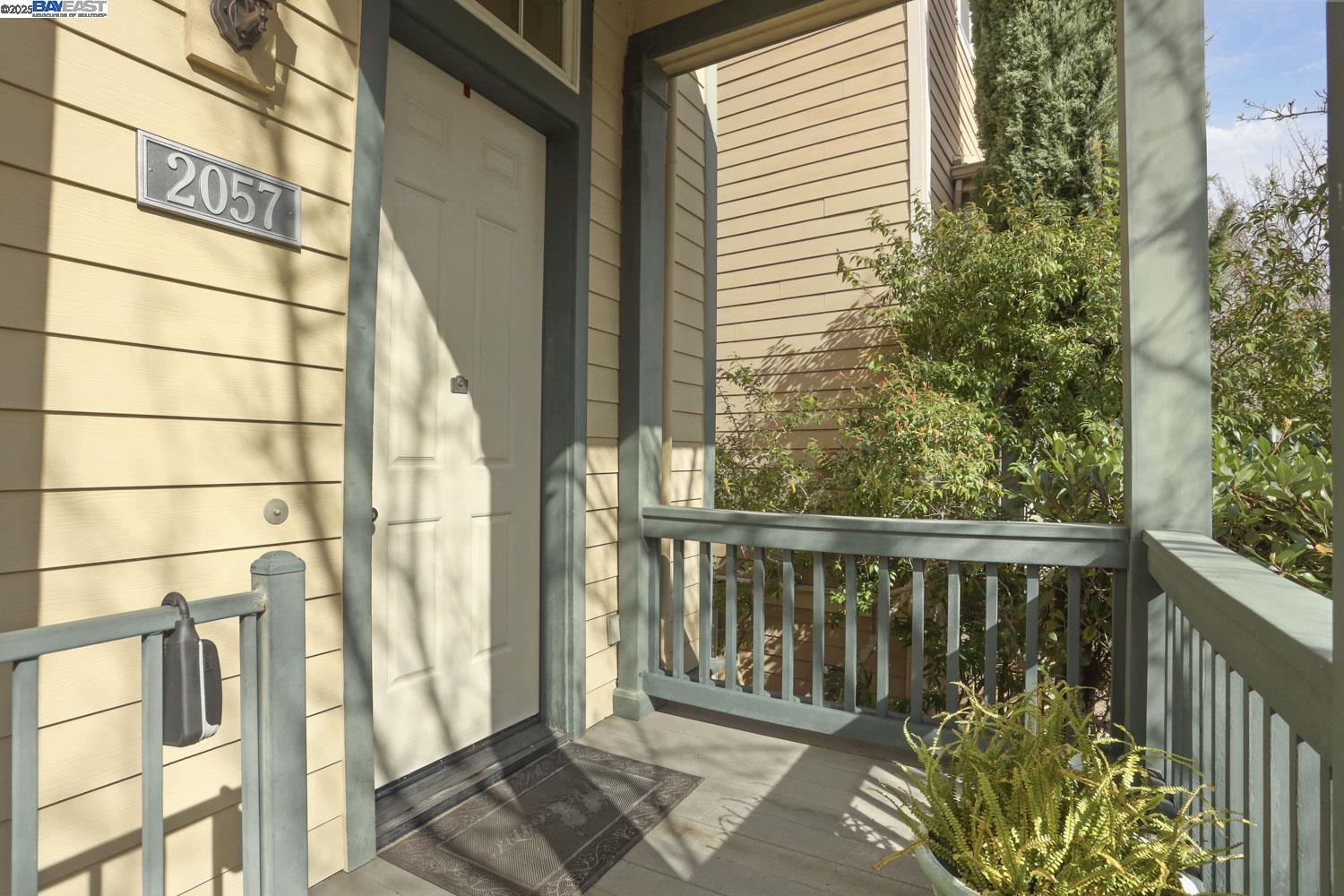 Detail Gallery Image 8 of 58 For 2057 Lewis St, Hercules,  CA 94547 - 3 Beds | 2/1 Baths