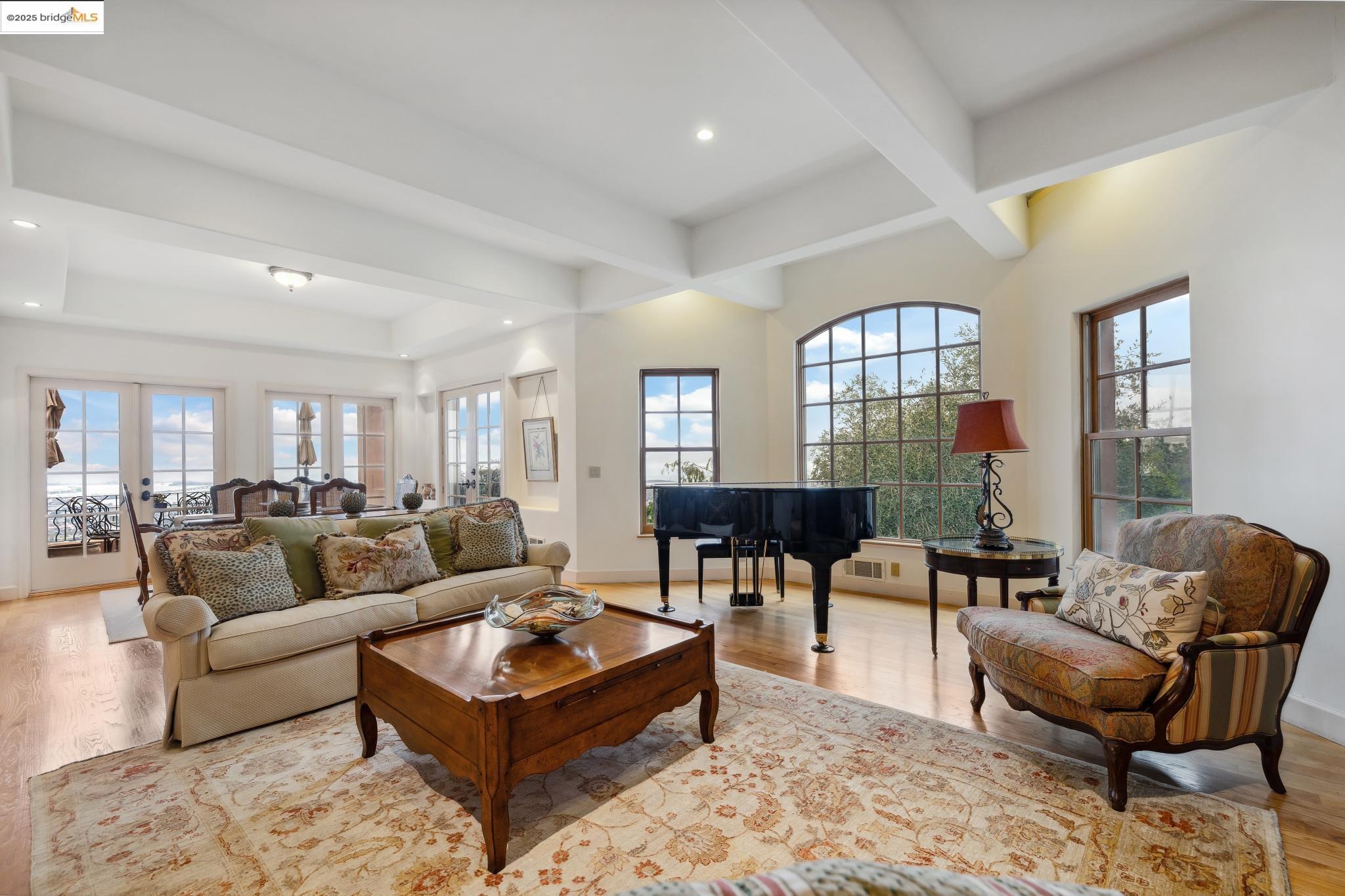 335 Gravatt Dr
