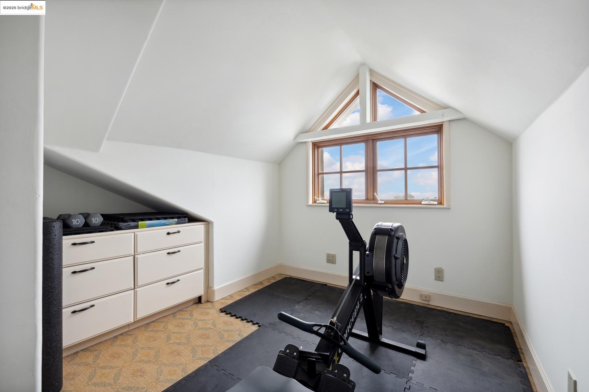 335 Gravatt Dr