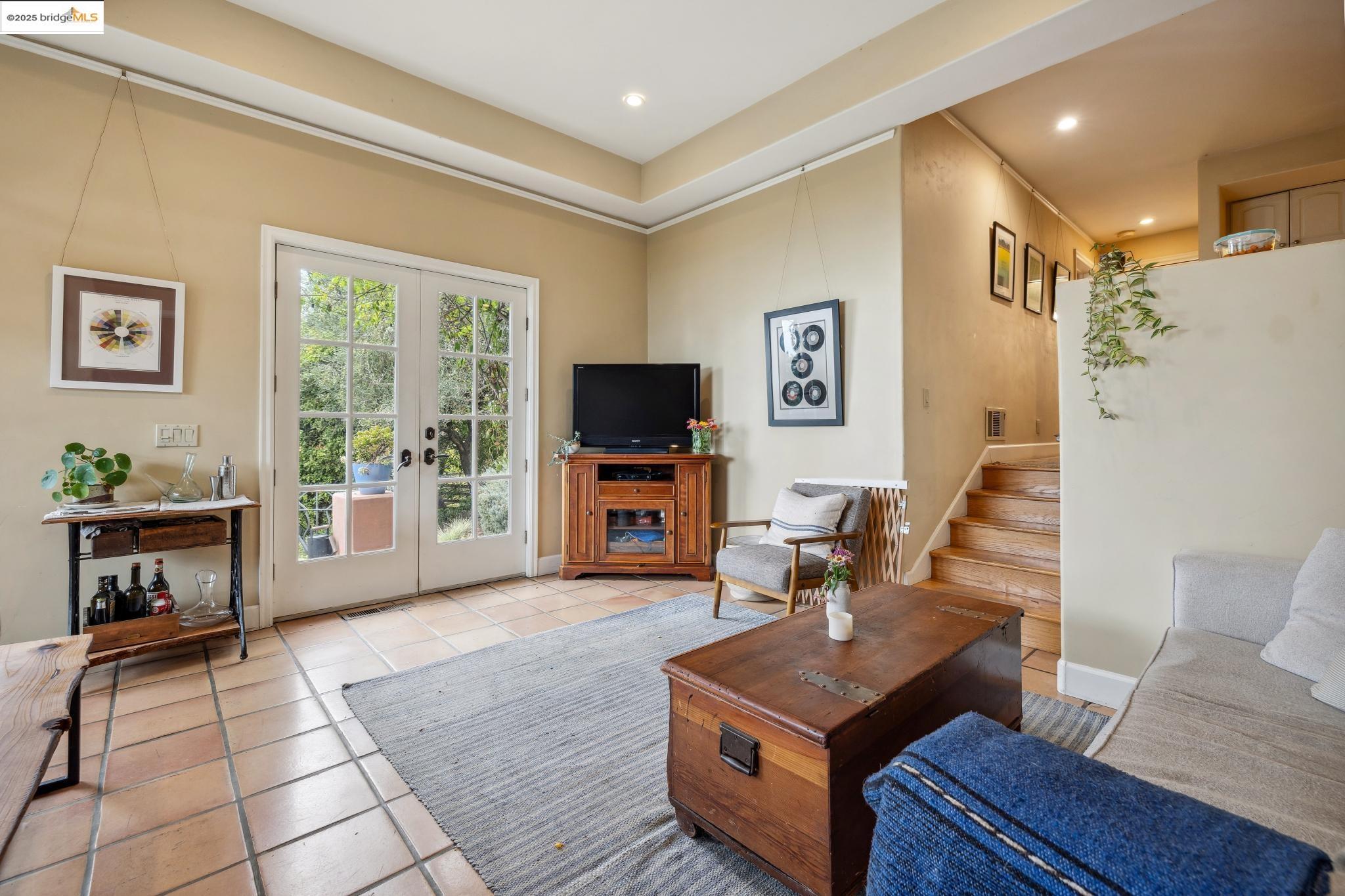 335 Gravatt Dr