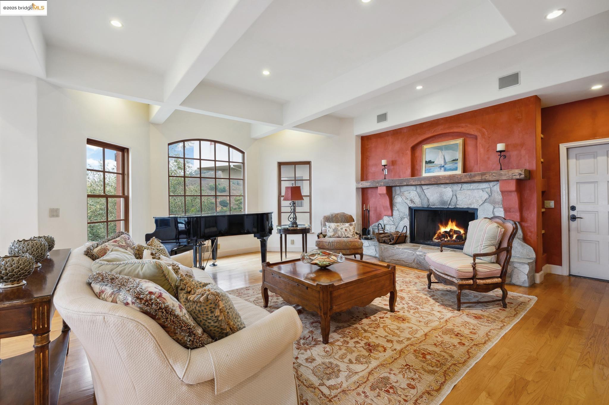 335 Gravatt Dr