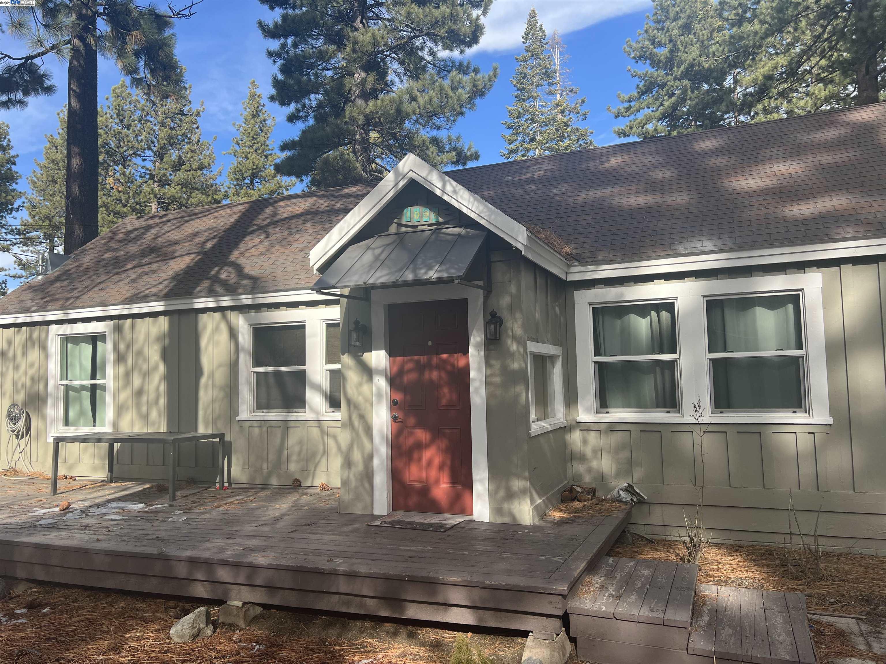 Detail Gallery Image 4 of 31 For 1099 Tata Ln, South Lake Tahoe,  CA 96150 - 2 Beds | 1 Baths