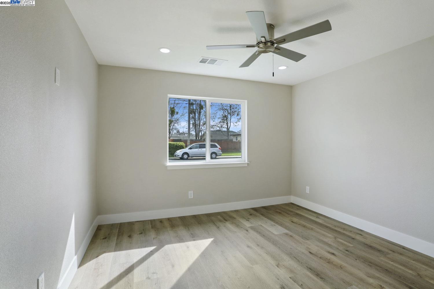Detail Gallery Image 7 of 58 For 629 Oregon St, Manteca,  CA 95337 - 3 Beds | 2 Baths