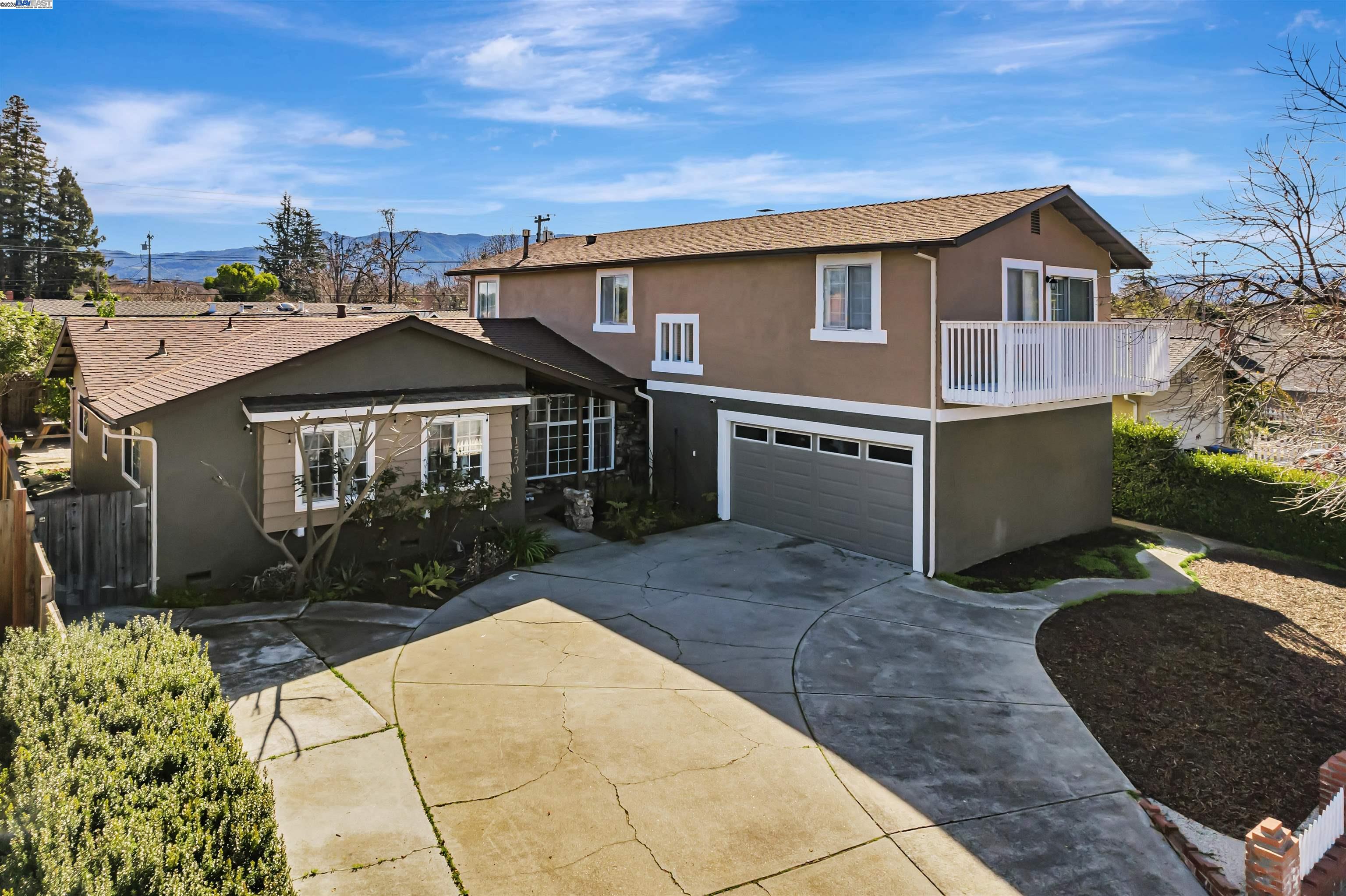 Detail Gallery Image 2 of 53 For 1570 Hillsdale Avenue, San Jose,  CA 95118 - 5 Beds | 4/1 Baths