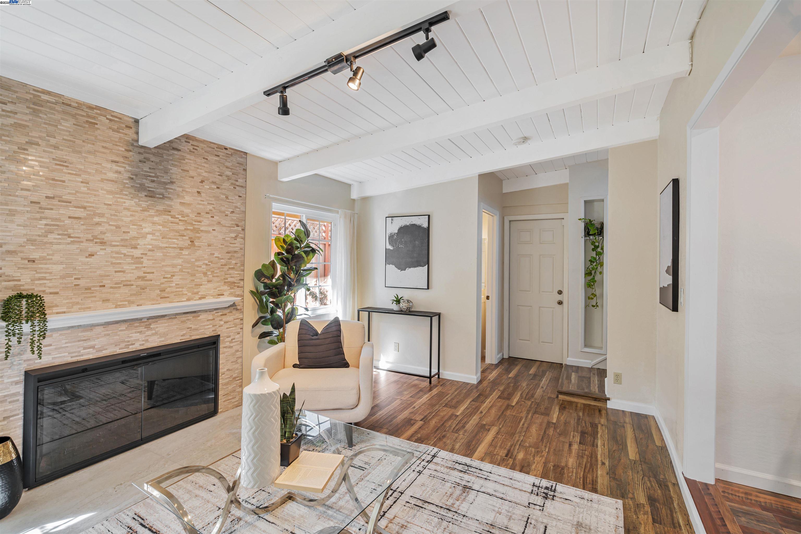 Detail Gallery Image 12 of 53 For 1570 Hillsdale Avenue, San Jose,  CA 95118 - 5 Beds | 4/1 Baths