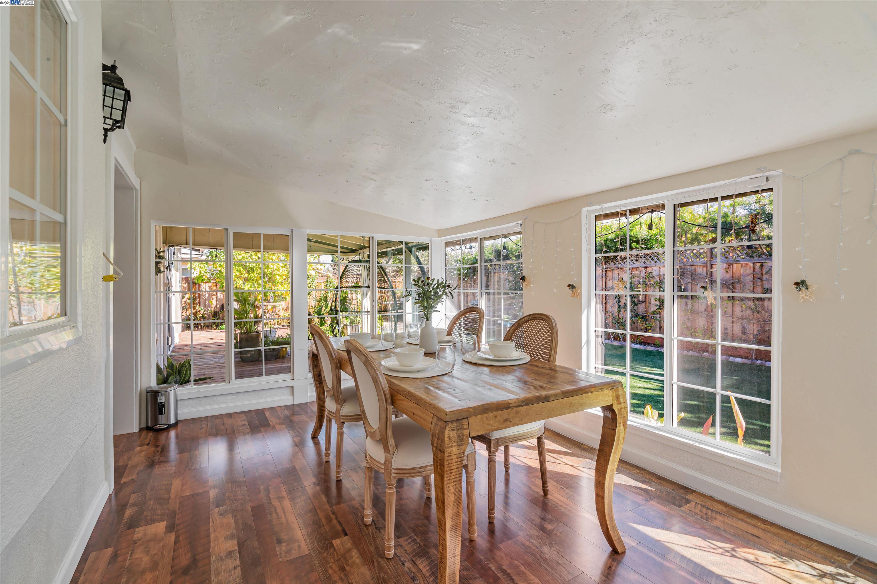 Detail Gallery Image 19 of 53 For 1570 Hillsdale Avenue, San Jose,  CA 95118 - 5 Beds | 4/1 Baths