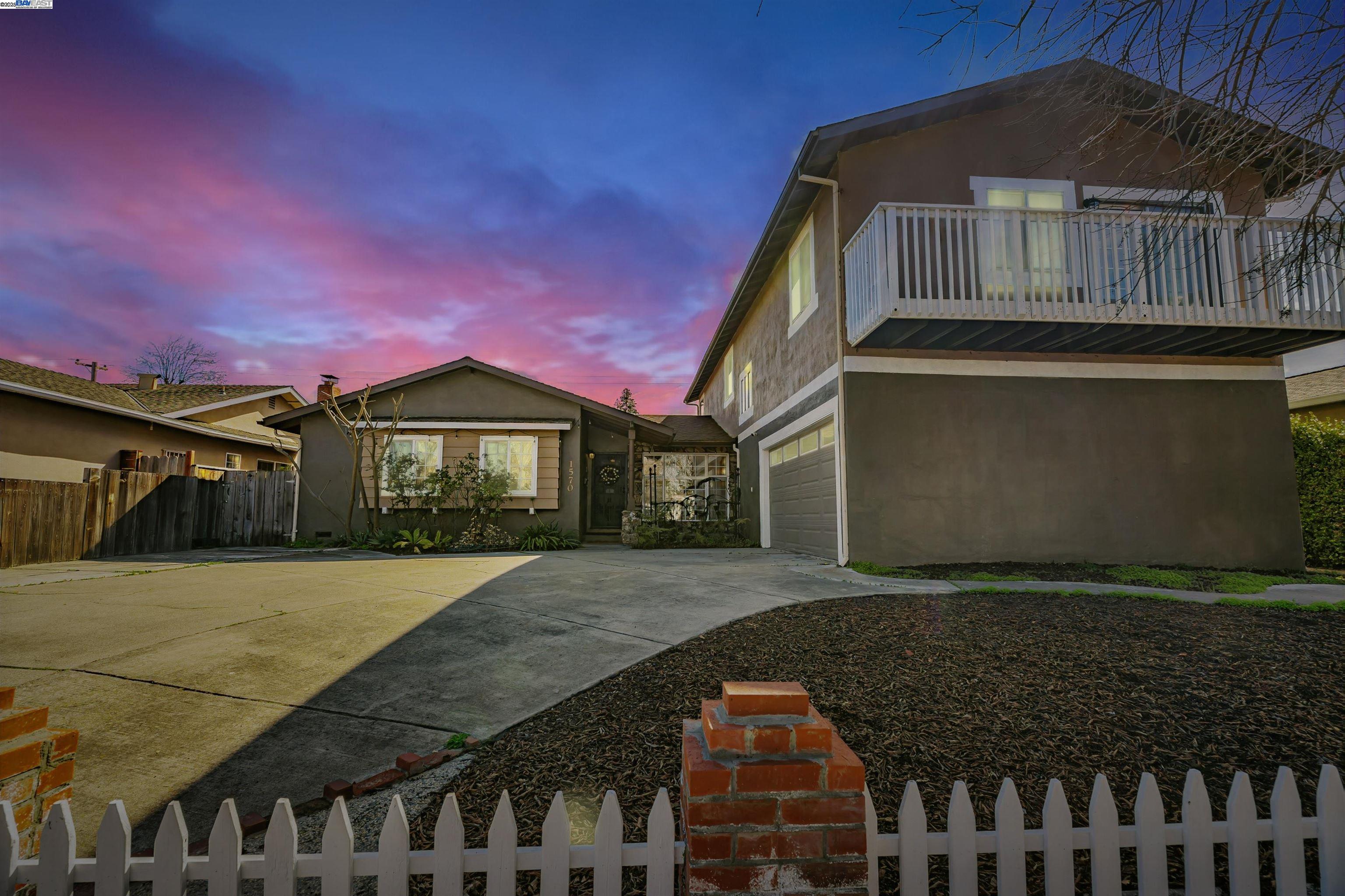 Detail Gallery Image 3 of 53 For 1570 Hillsdale Avenue, San Jose,  CA 95118 - 5 Beds | 4/1 Baths
