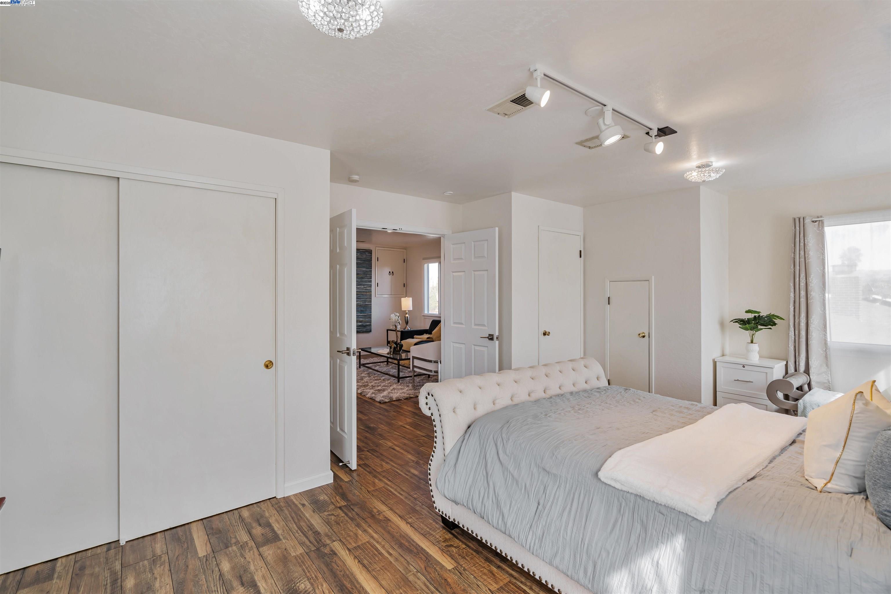 Detail Gallery Image 40 of 53 For 1570 Hillsdale Avenue, San Jose,  CA 95118 - 5 Beds | 4/1 Baths