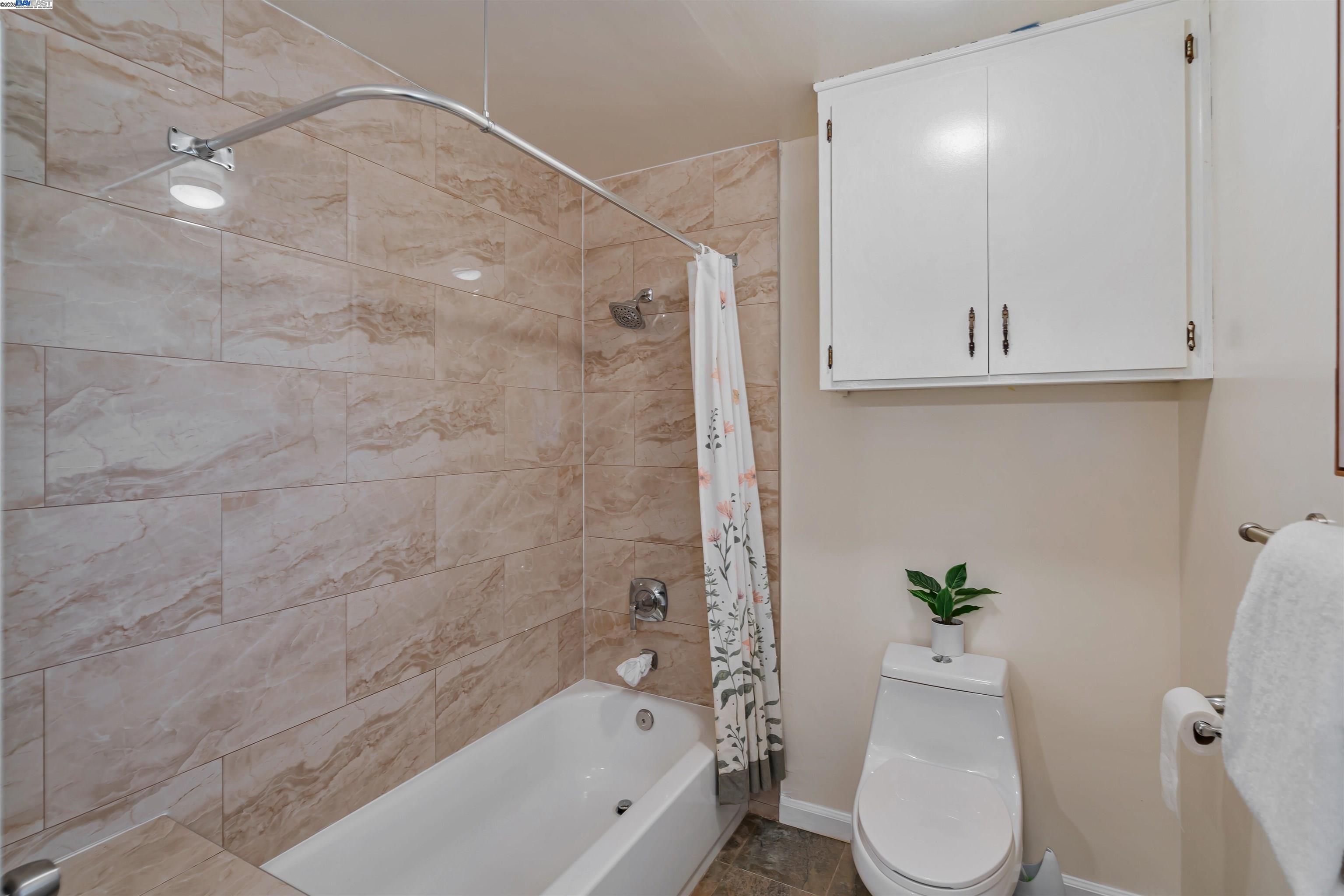 Detail Gallery Image 47 of 53 For 1570 Hillsdale Avenue, San Jose,  CA 95118 - 5 Beds | 4/1 Baths