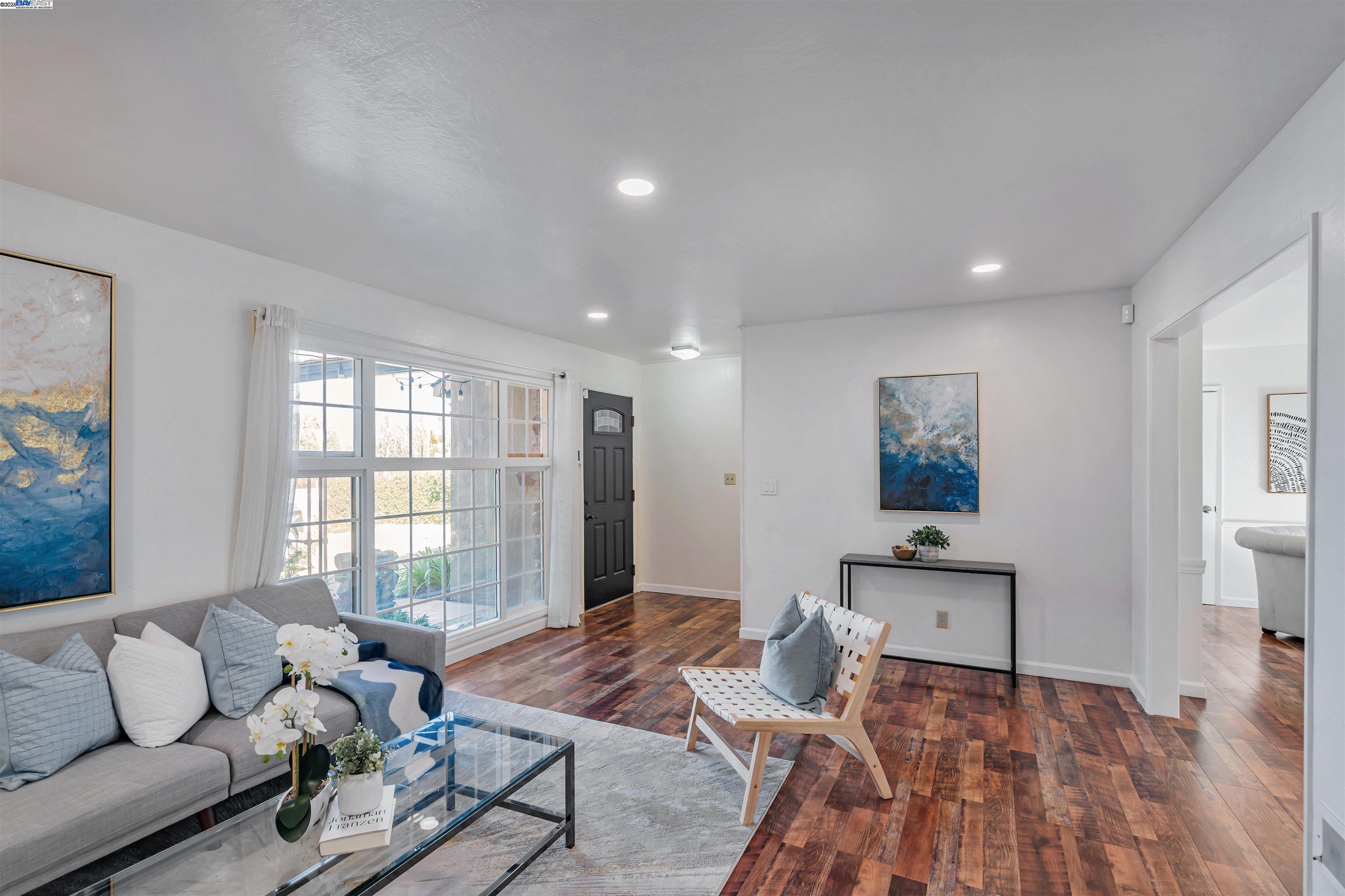 Detail Gallery Image 8 of 53 For 1570 Hillsdale Avenue, San Jose,  CA 95118 - 5 Beds | 4/1 Baths