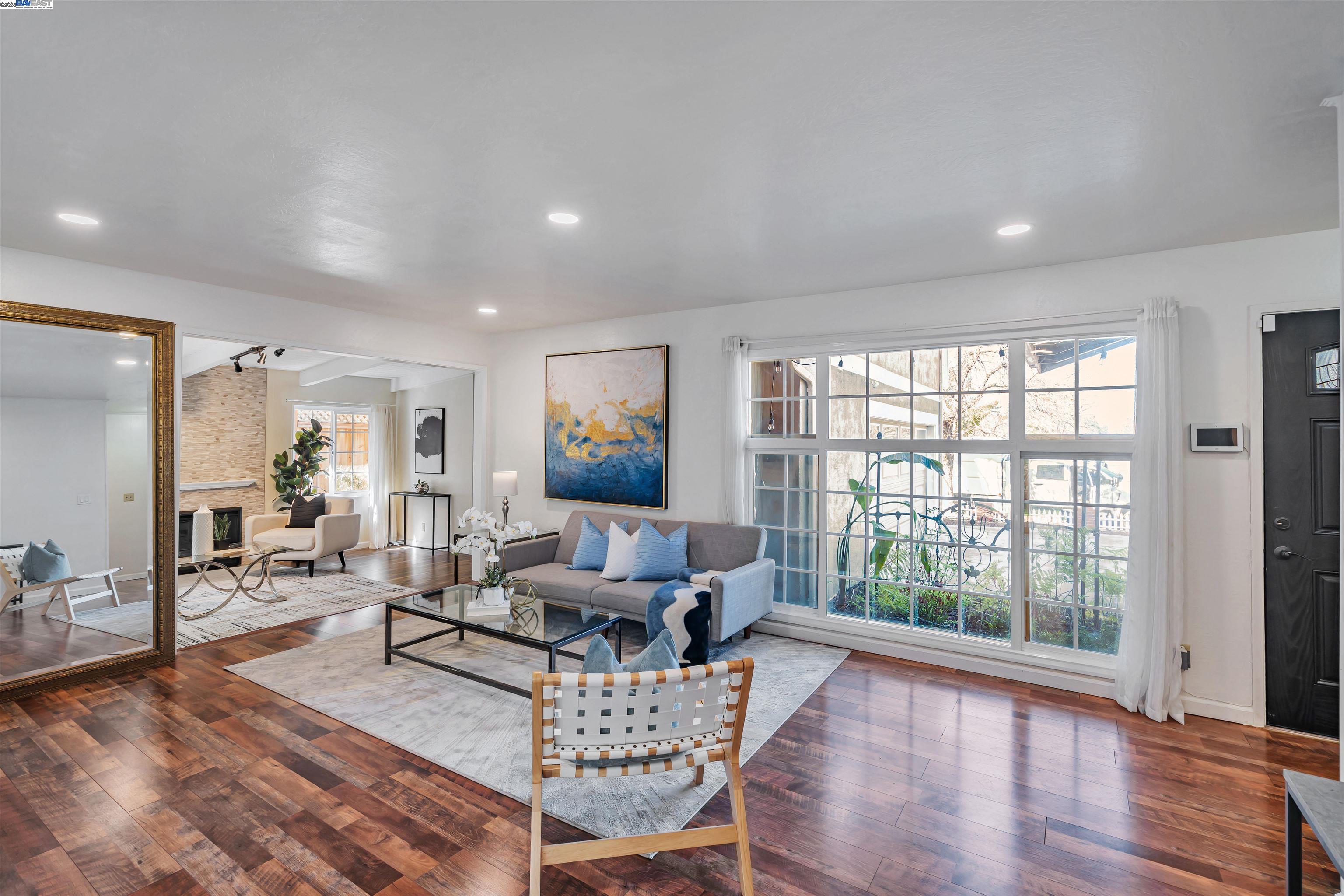 Detail Gallery Image 9 of 53 For 1570 Hillsdale Avenue, San Jose,  CA 95118 - 5 Beds | 4/1 Baths